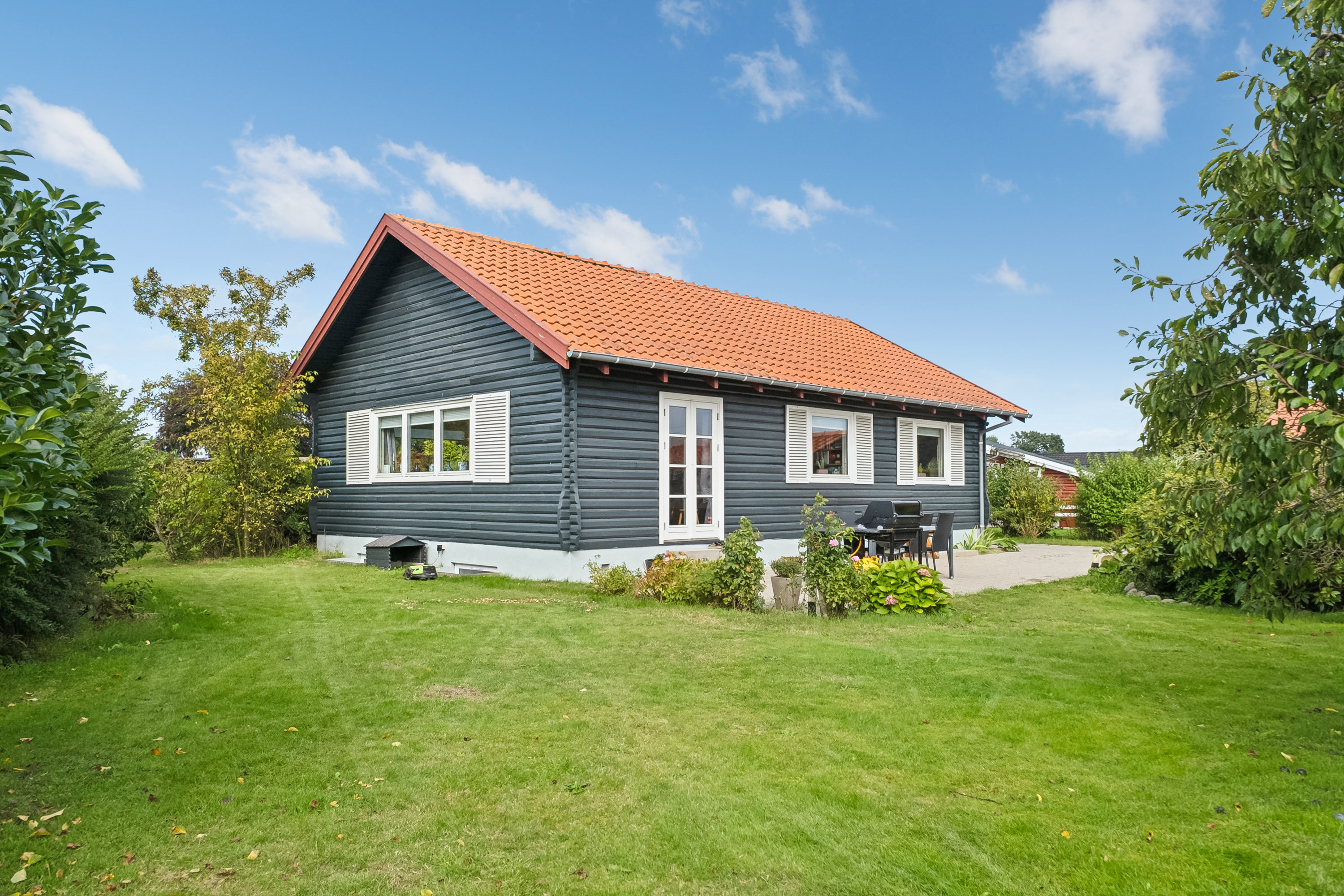 Fremhævet have billede i fuldskærmstilstand. Billede af Kærvangen 4, 5683 Haarby