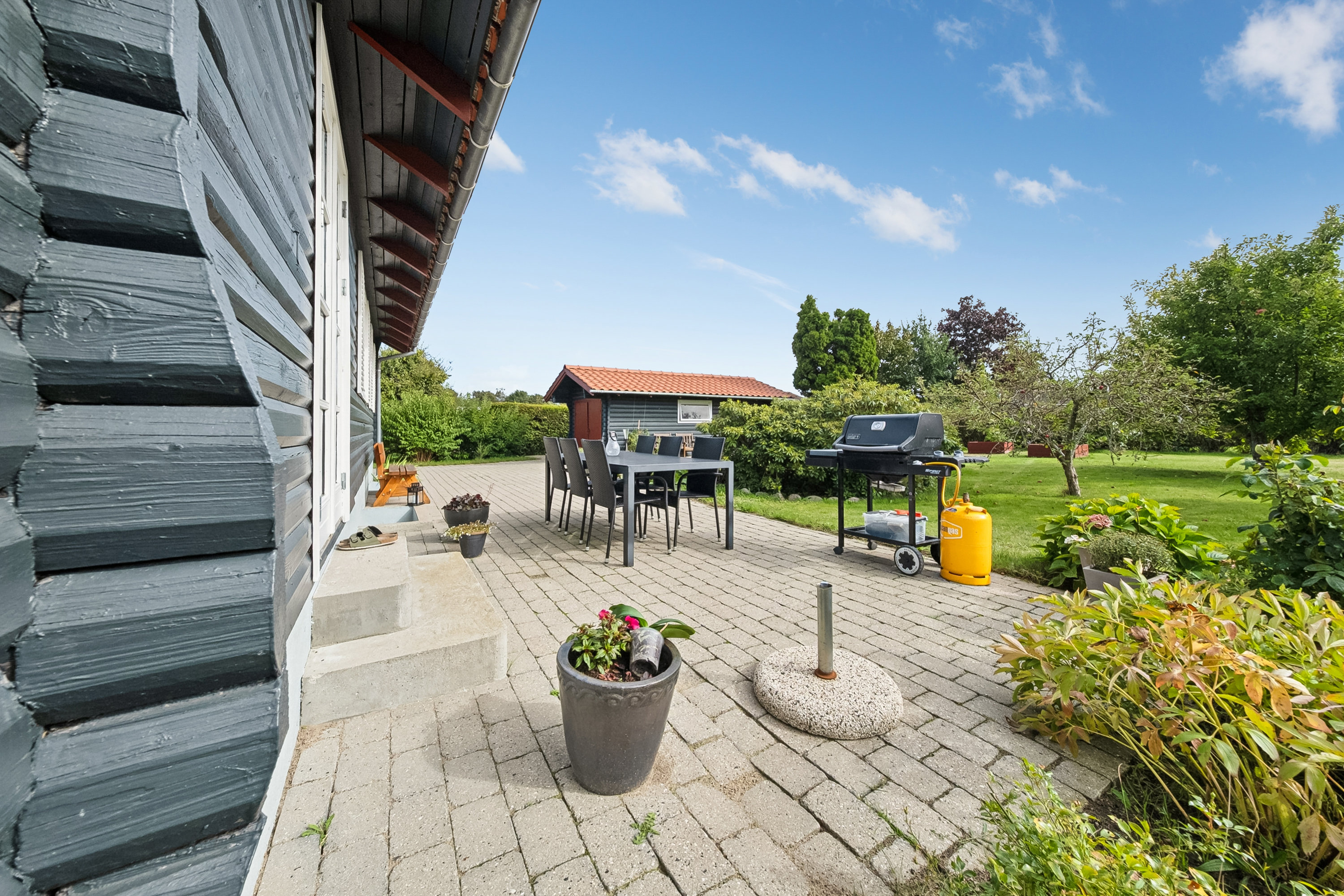 Fremhævet terrasse billede i fuldskærmstilstand. Billede af Kærvangen 4, 5683 Haarby
