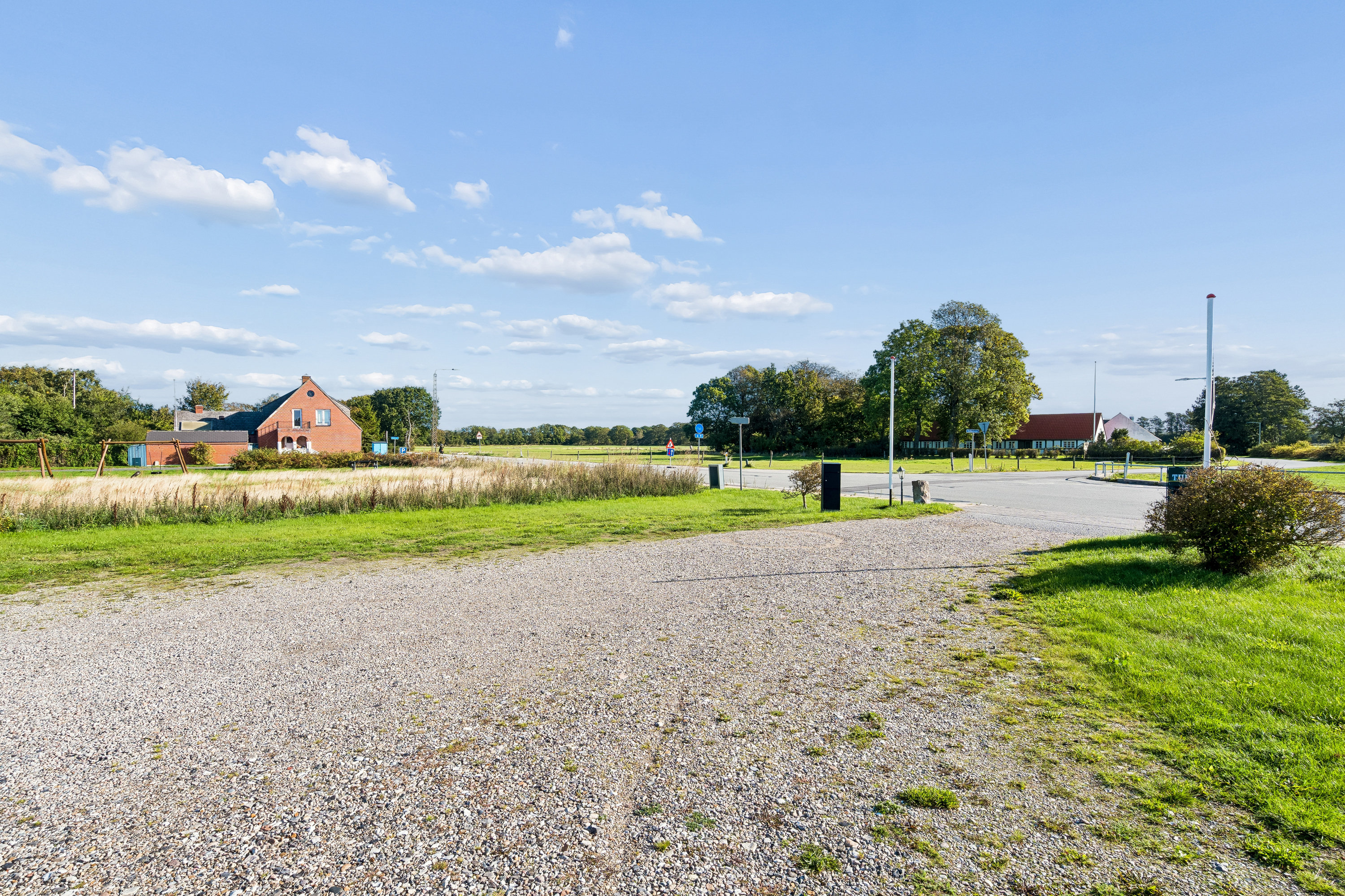 Fremhævet omgivelser billede i fuldskærmstilstand. Billede af Byrum Hovedgade 89, Byrum, 9940 Læsø