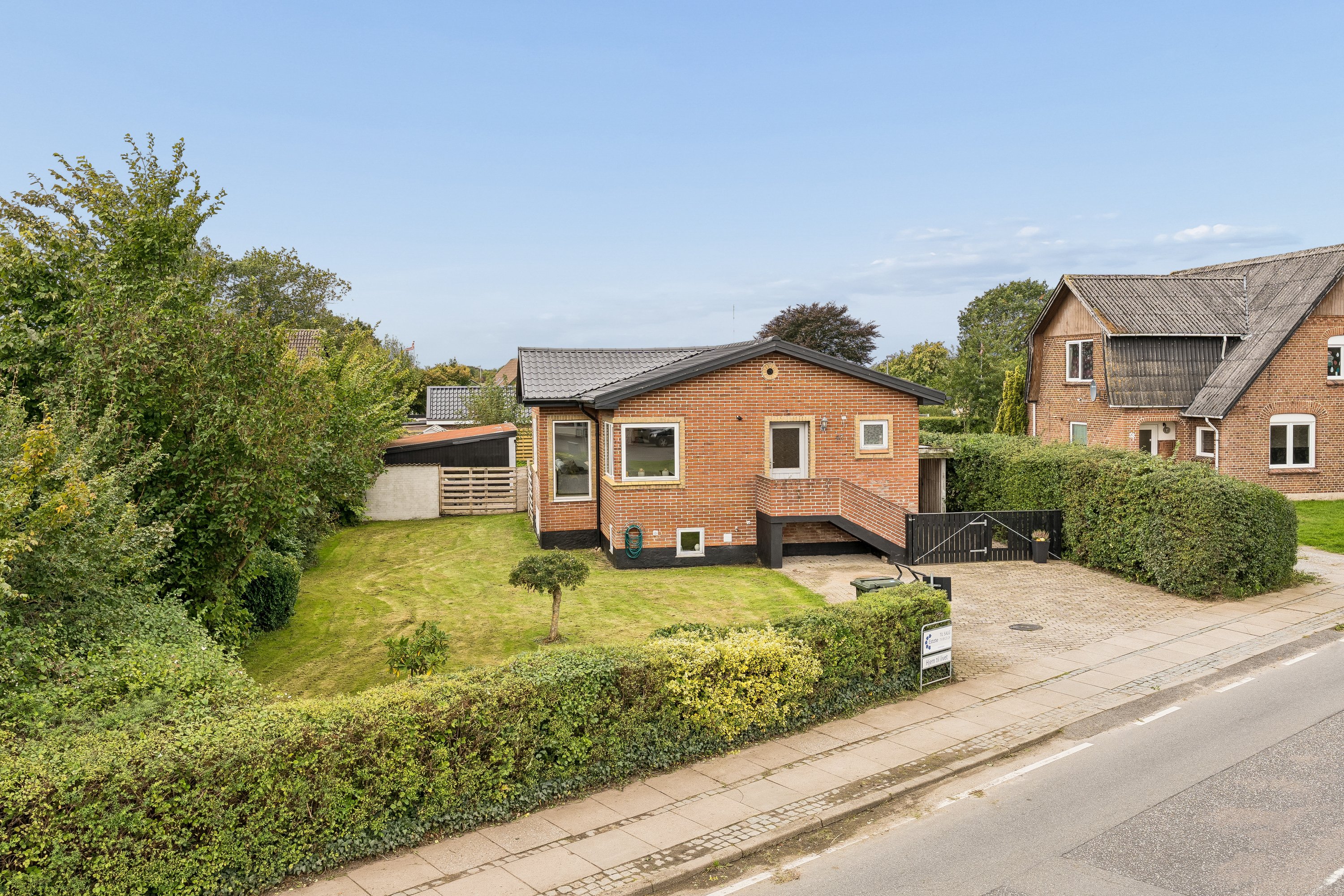 Villa: Ejendommen på Frederiksbergvej 40, 8723 Løsning