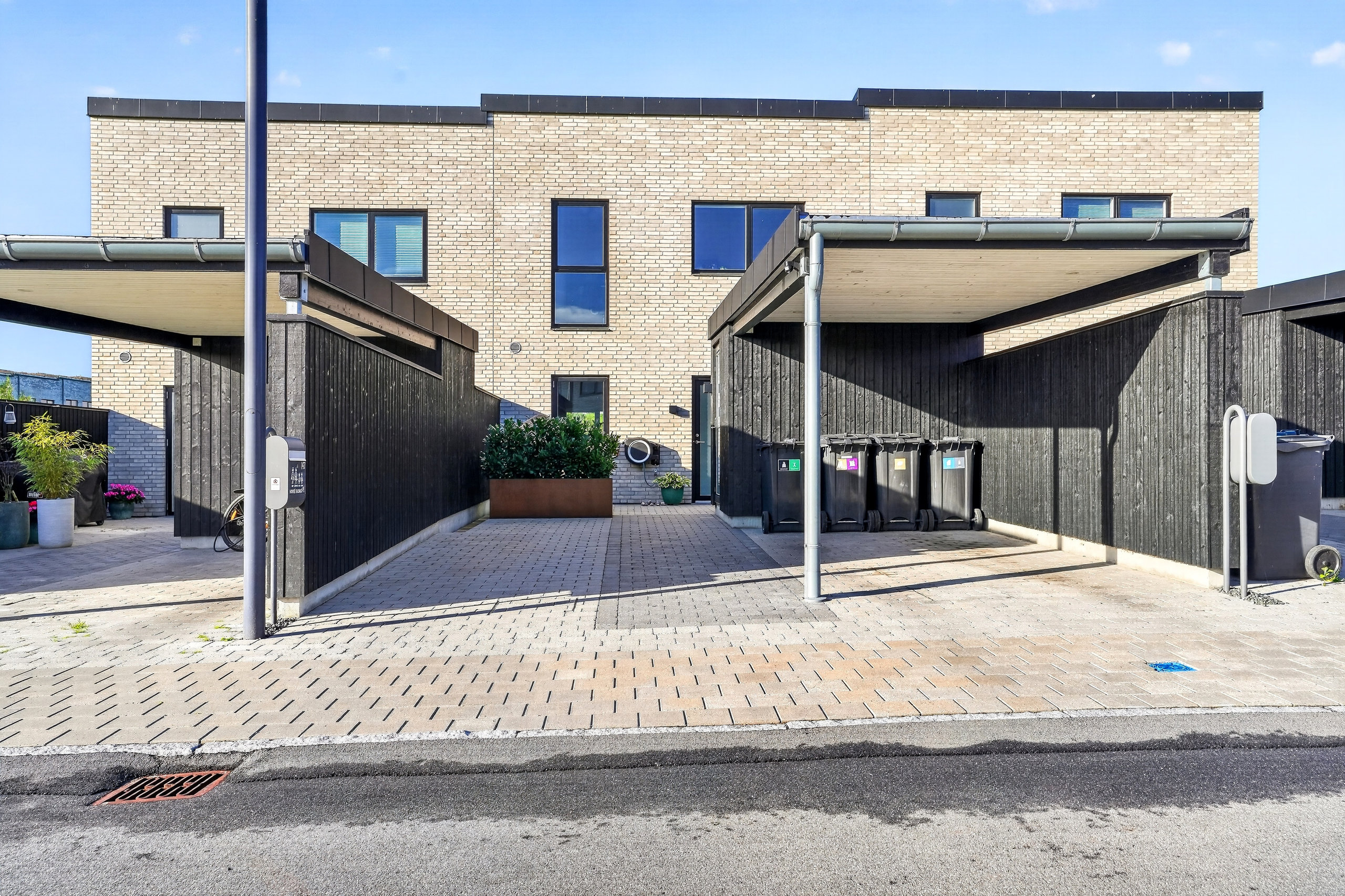 Miniaturebillede 1: carport. Billede af Amorbuen 147, 3400 Hillerød
