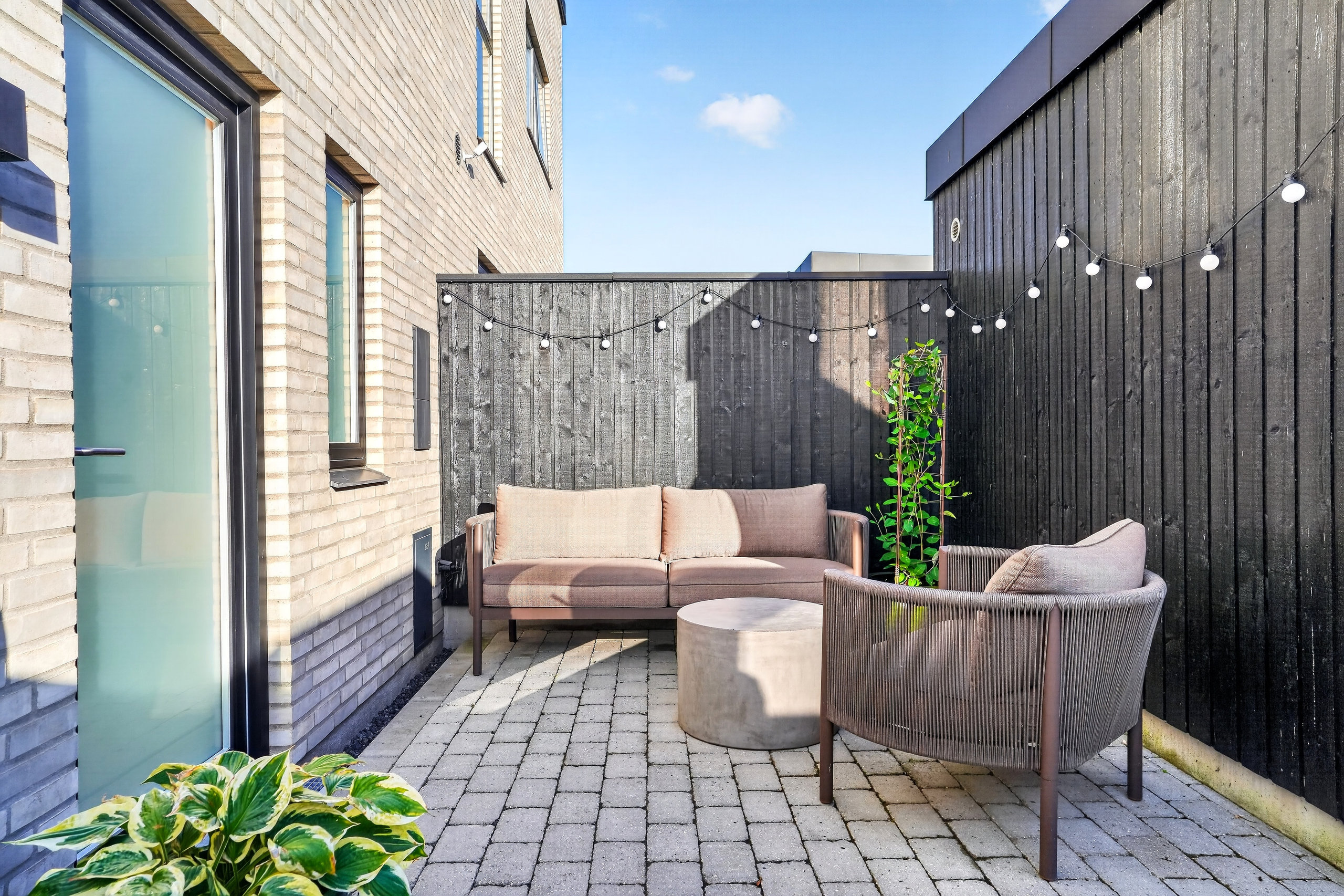 Fremhævet terrasse billede i fuldskærmstilstand. Billede af Amorbuen 147, 3400 Hillerød