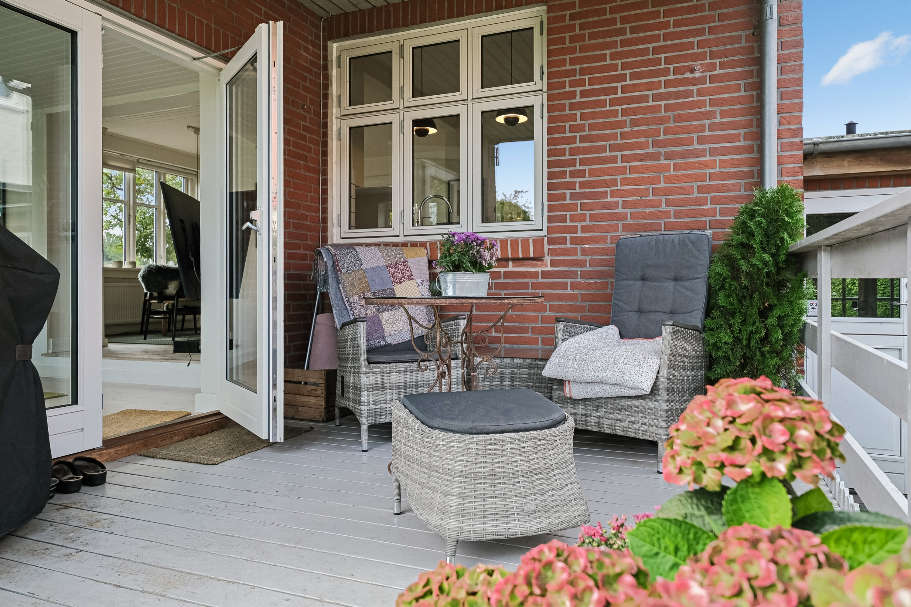 Fremhævet terrasse billede i fuldskærmstilstand. Billede af Roers Allé 1, Tarup, 5210 Odense NV