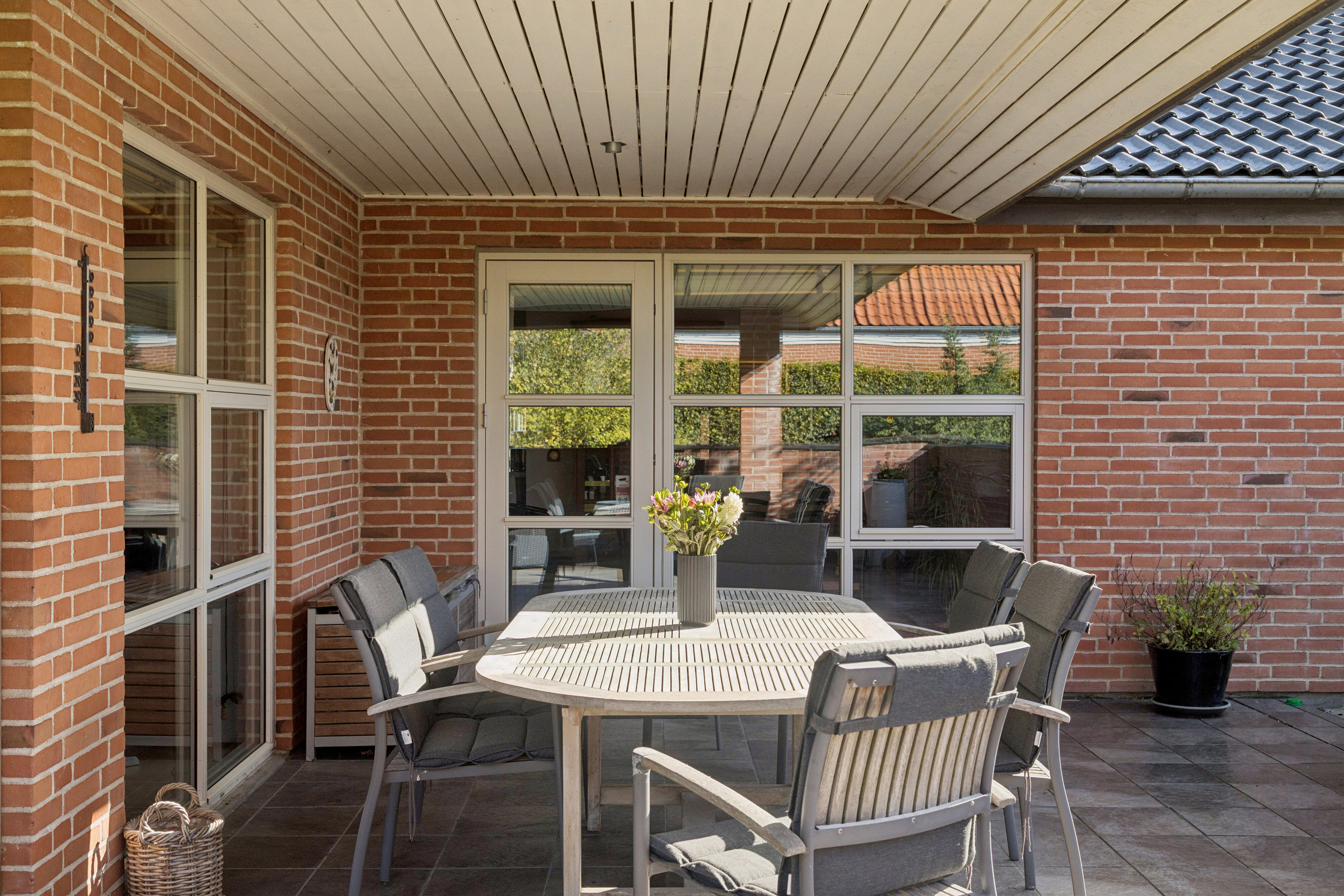 Fremhævet overdækket terrasse billede i fuldskærmstilstand. Billede af Hejlskovparken 78, 6040 Egtved