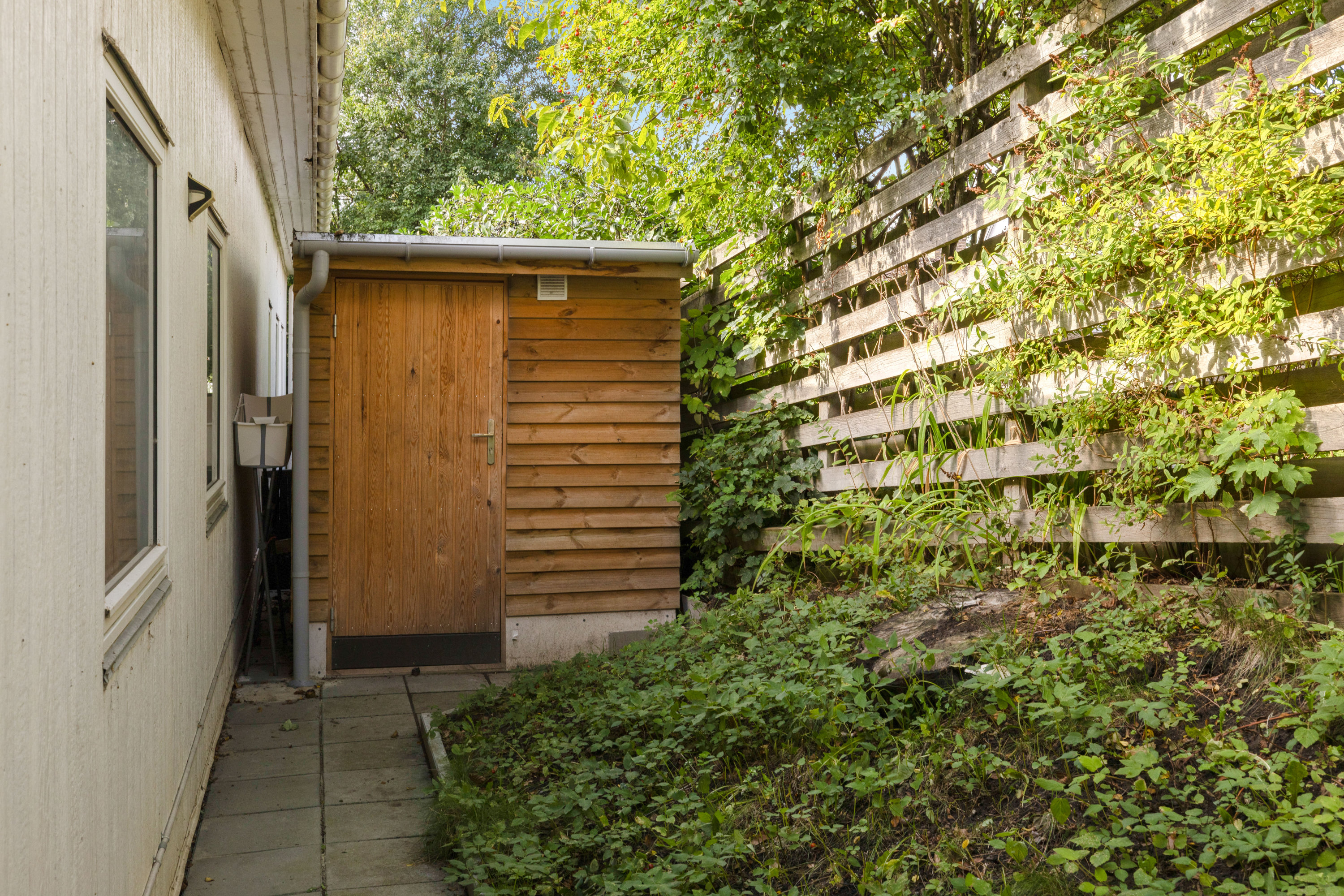 Fremhævet facade billede i fuldskærmstilstand. Billede af Østervej 7B, th., 2750 Ballerup