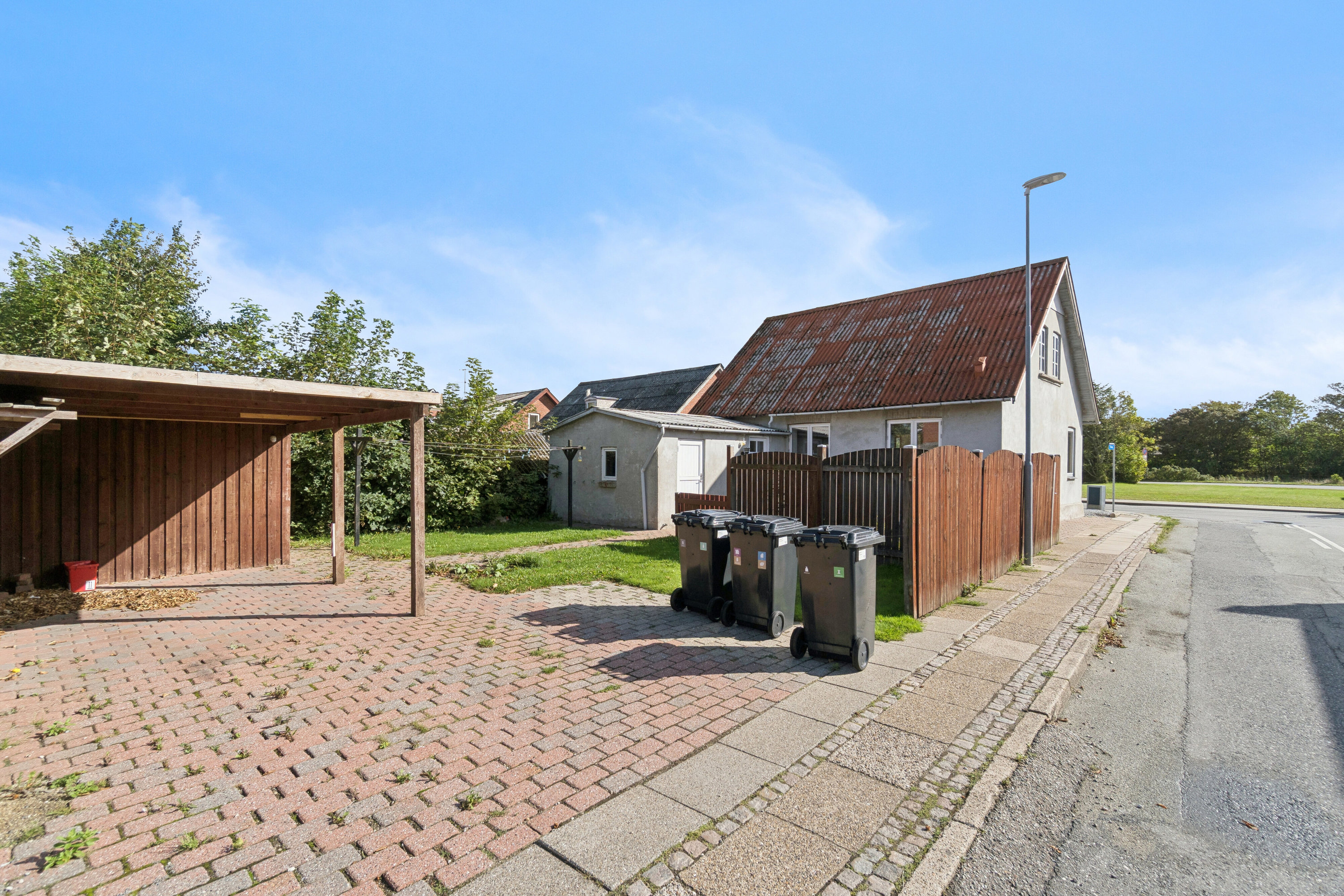Fremhævet set fra vejen billede i fuldskærmstilstand. Billede af Vangsgade 18, 7752 Snedsted
