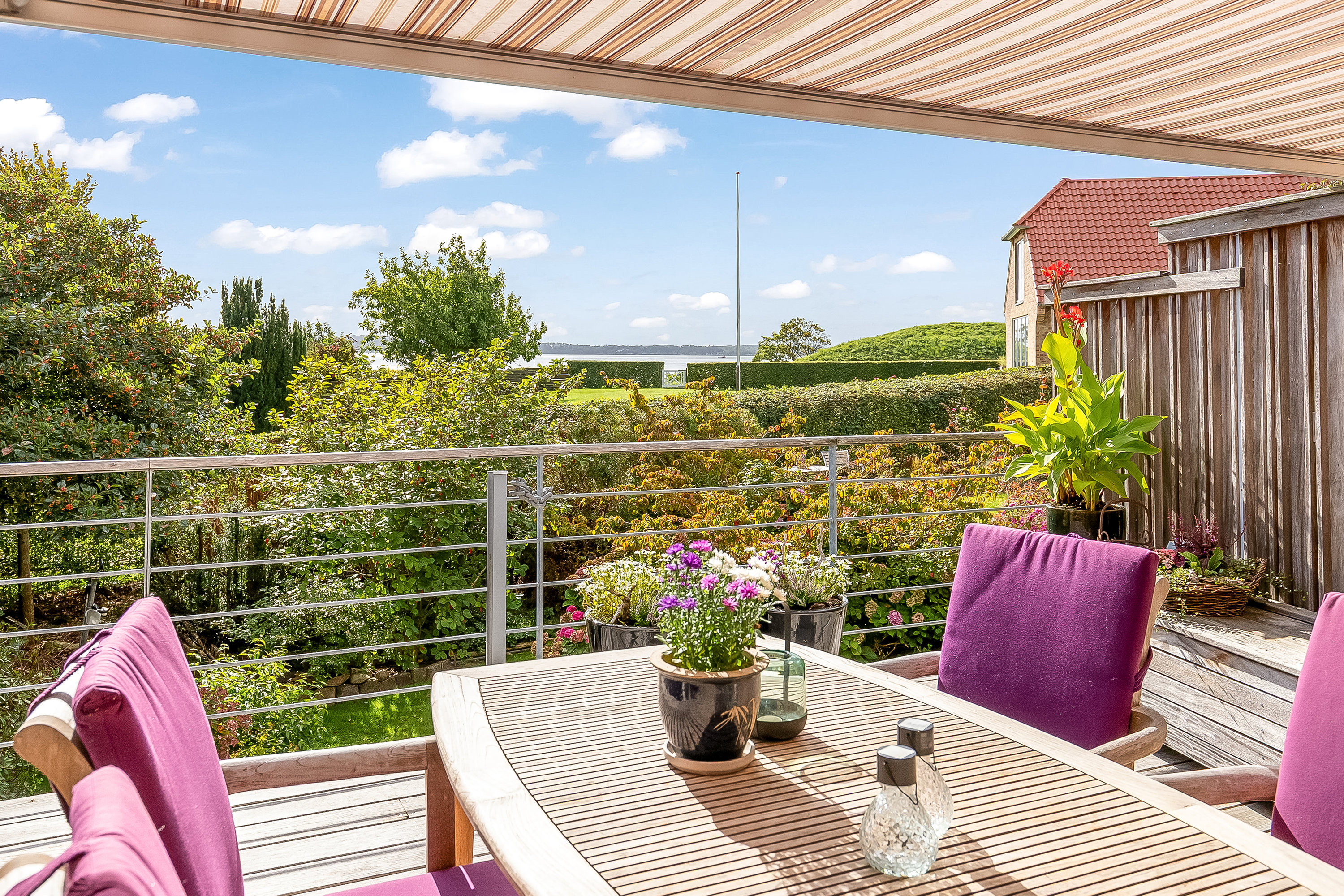 Fremhævet terrasse billede i fuldskærmstilstand. Billede af De Mezasvej 1, 7000 Fredericia