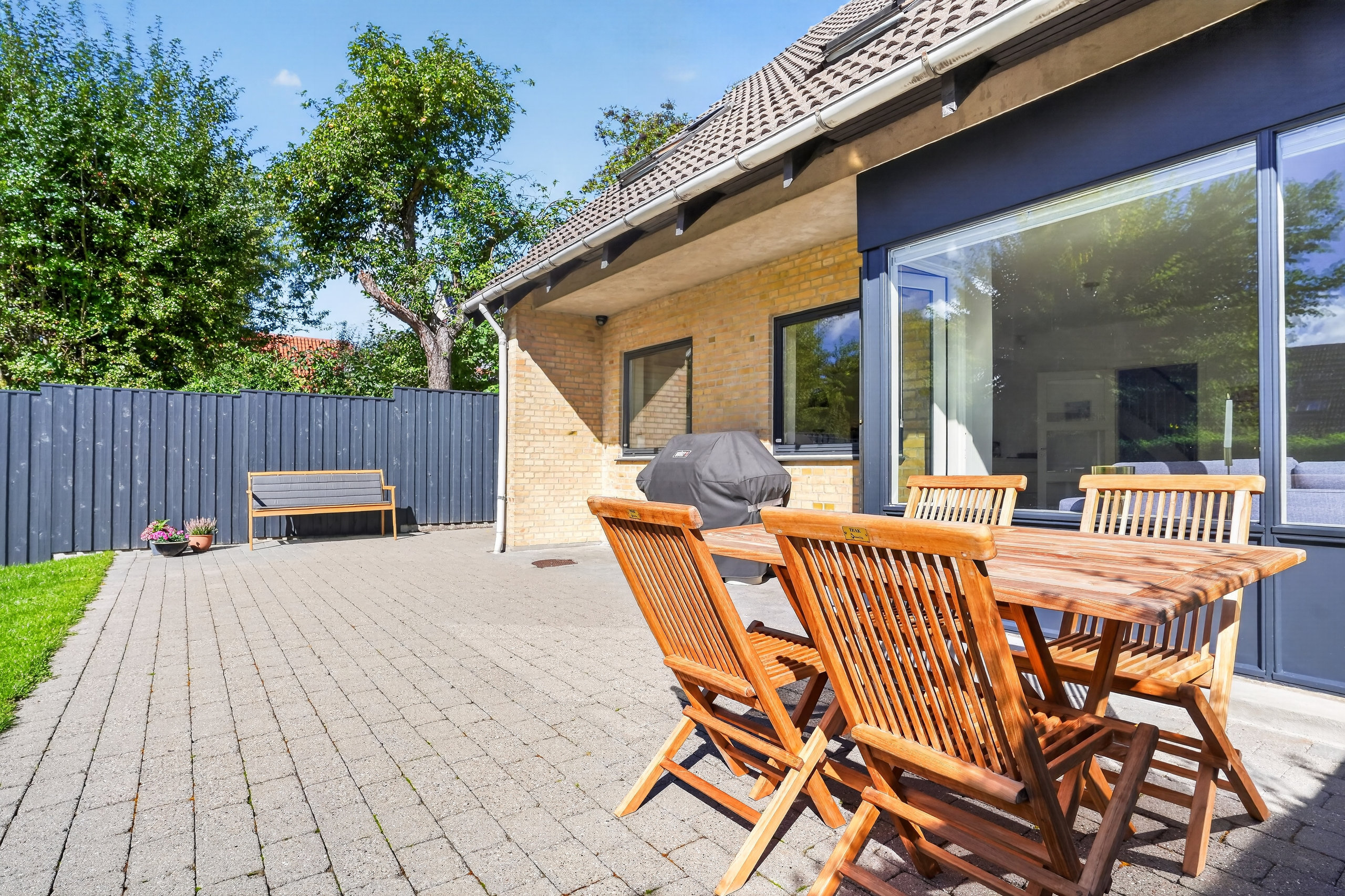 Miniaturebillede 1: terrasse. Billede af Tietgensvej 21, 3400 Hillerød