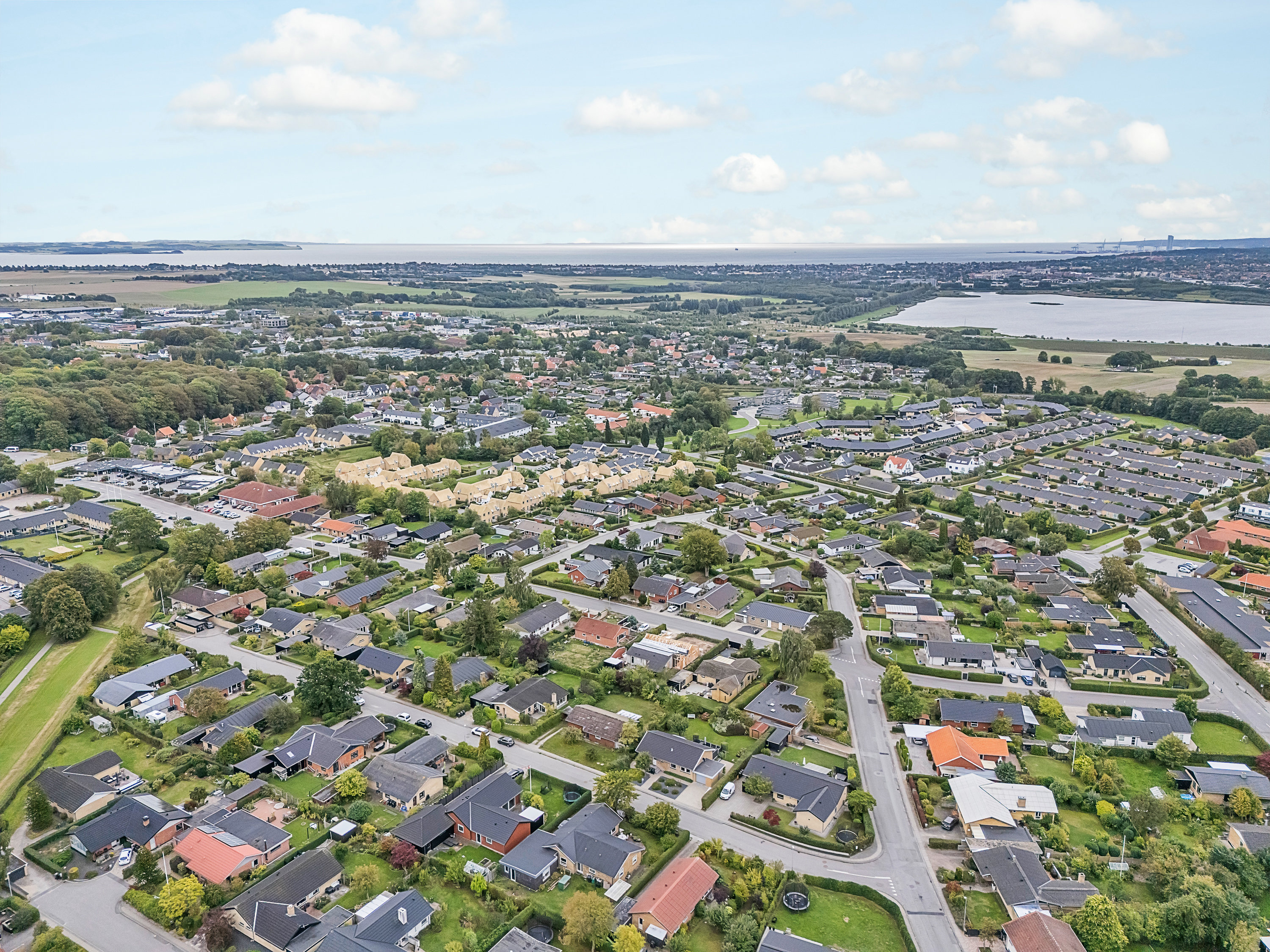Fremhævet luftfoto billede i fuldskærmstilstand. Billede af Slåenbakken 6, 8520 Lystrup