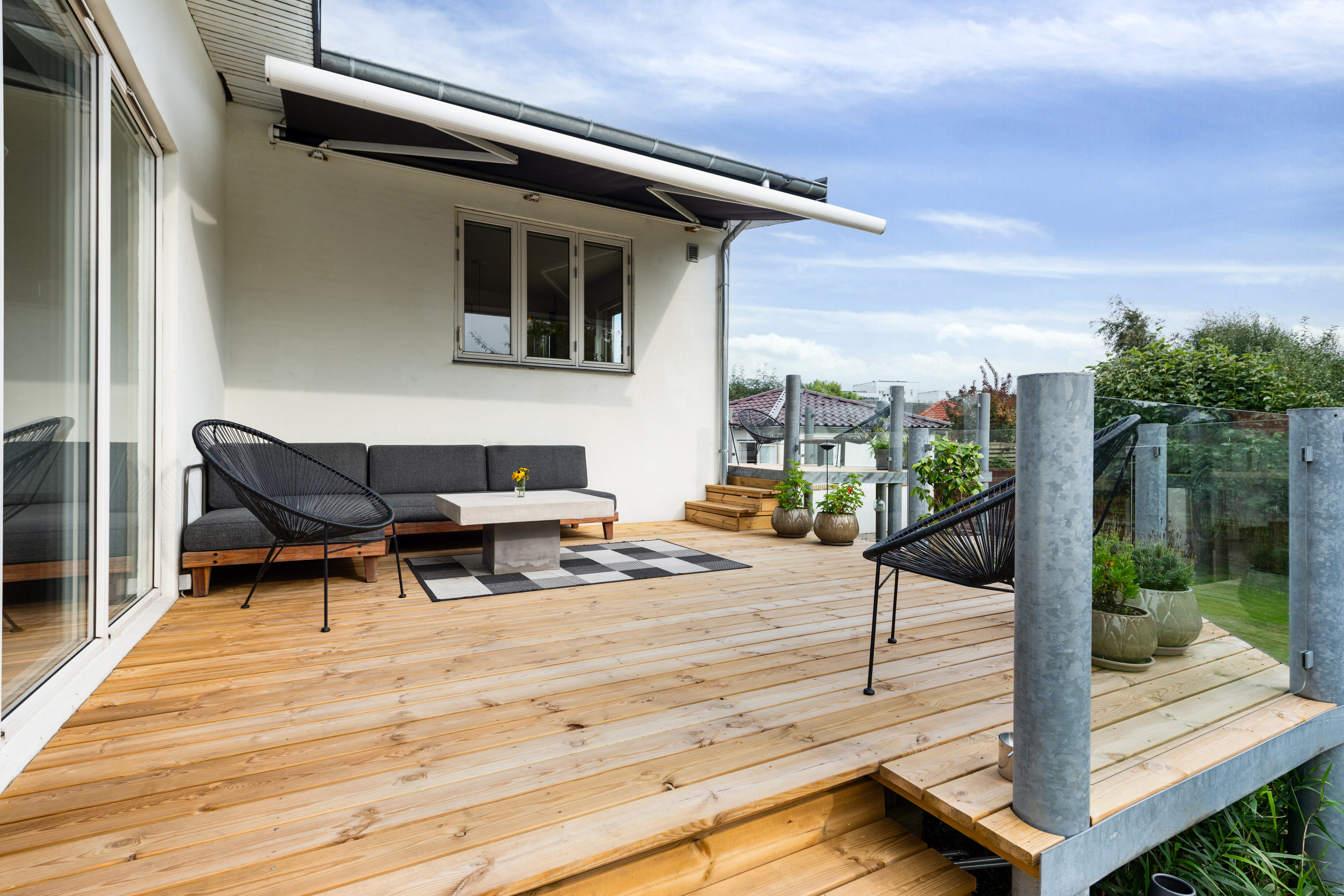 Fremhævet terrasse billede i fuldskærmstilstand. Billede af Bluevang Alle 10, 2610 Rødovre