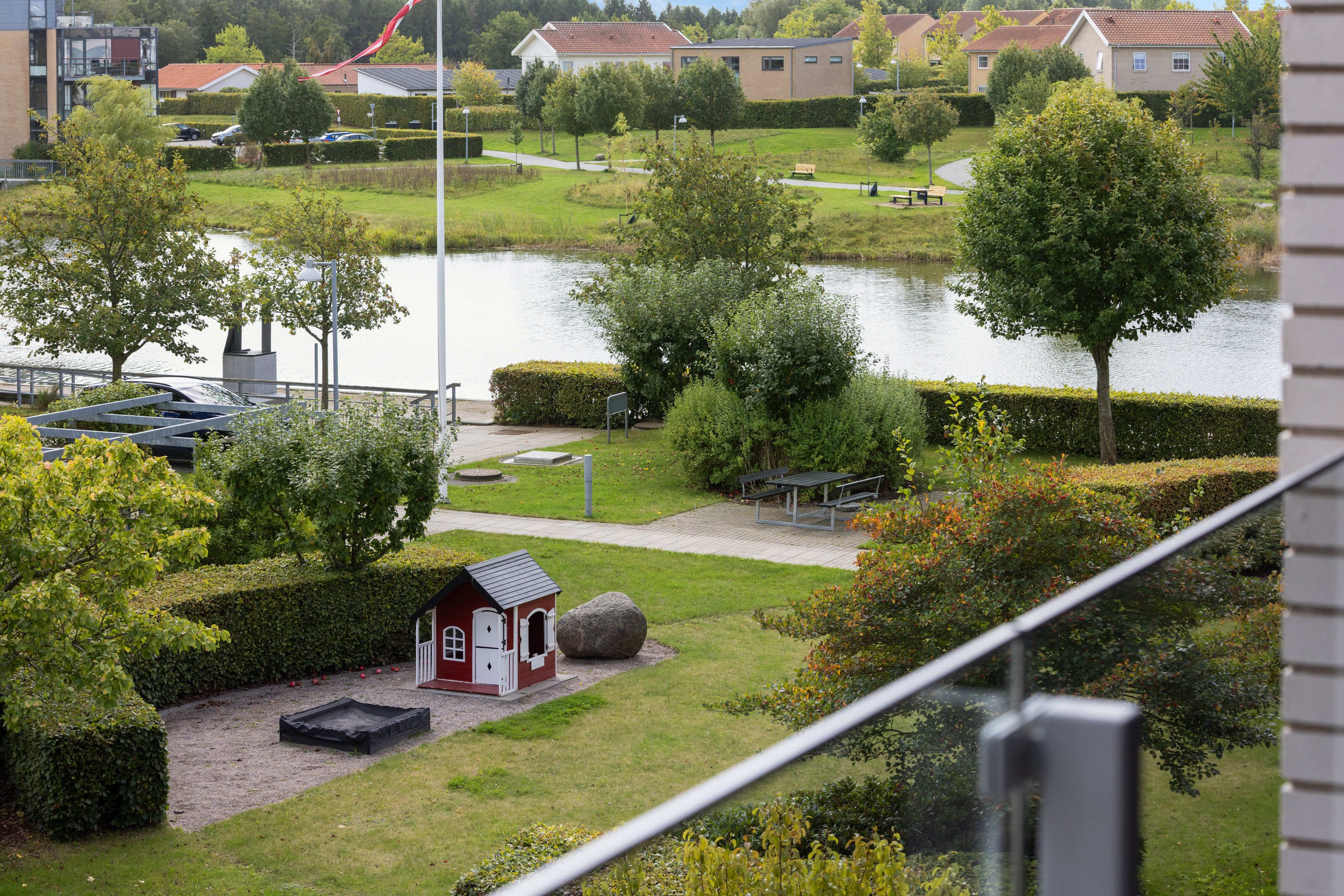 Fremhævet udsigt billede i fuldskærmstilstand. Billede af Søndergårds Allé 15, 2. tv., 2760 Måløv