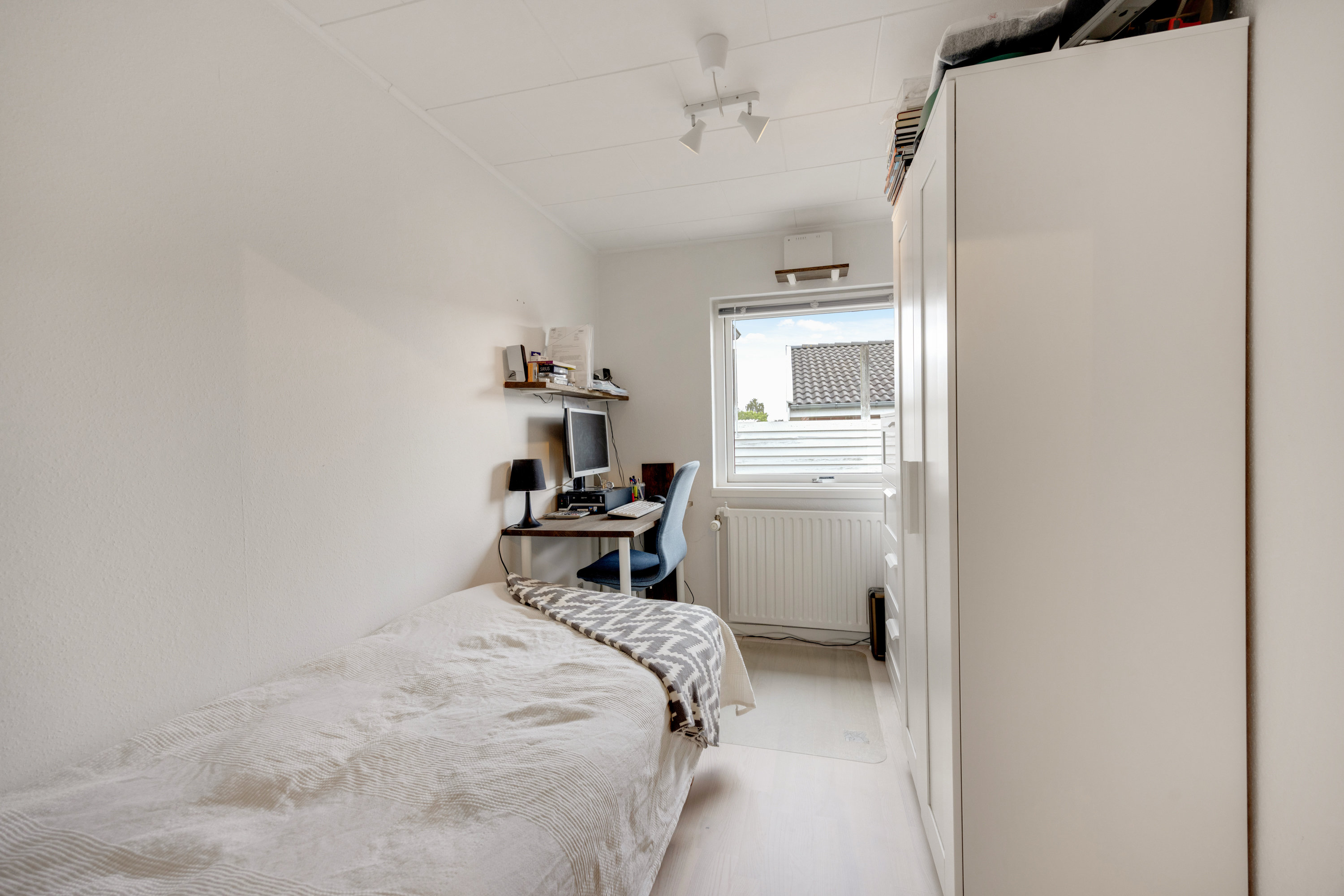 Fremhævet soveværelse billede i fuldskærmstilstand. Billede af Nissedalen 19, 2740 Skovlunde