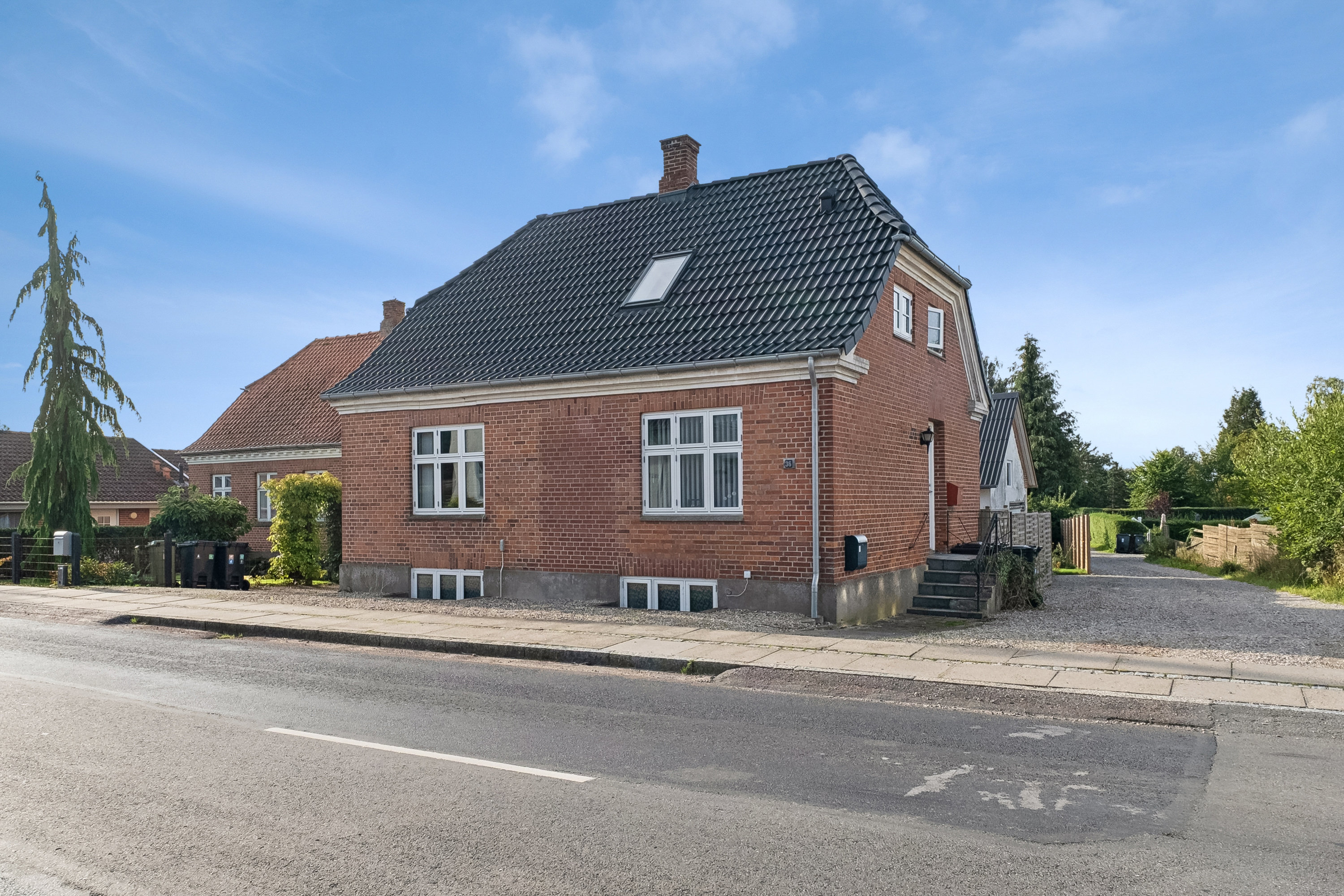 Villa: Facade på Østergade 36, Allested, 5672 Broby