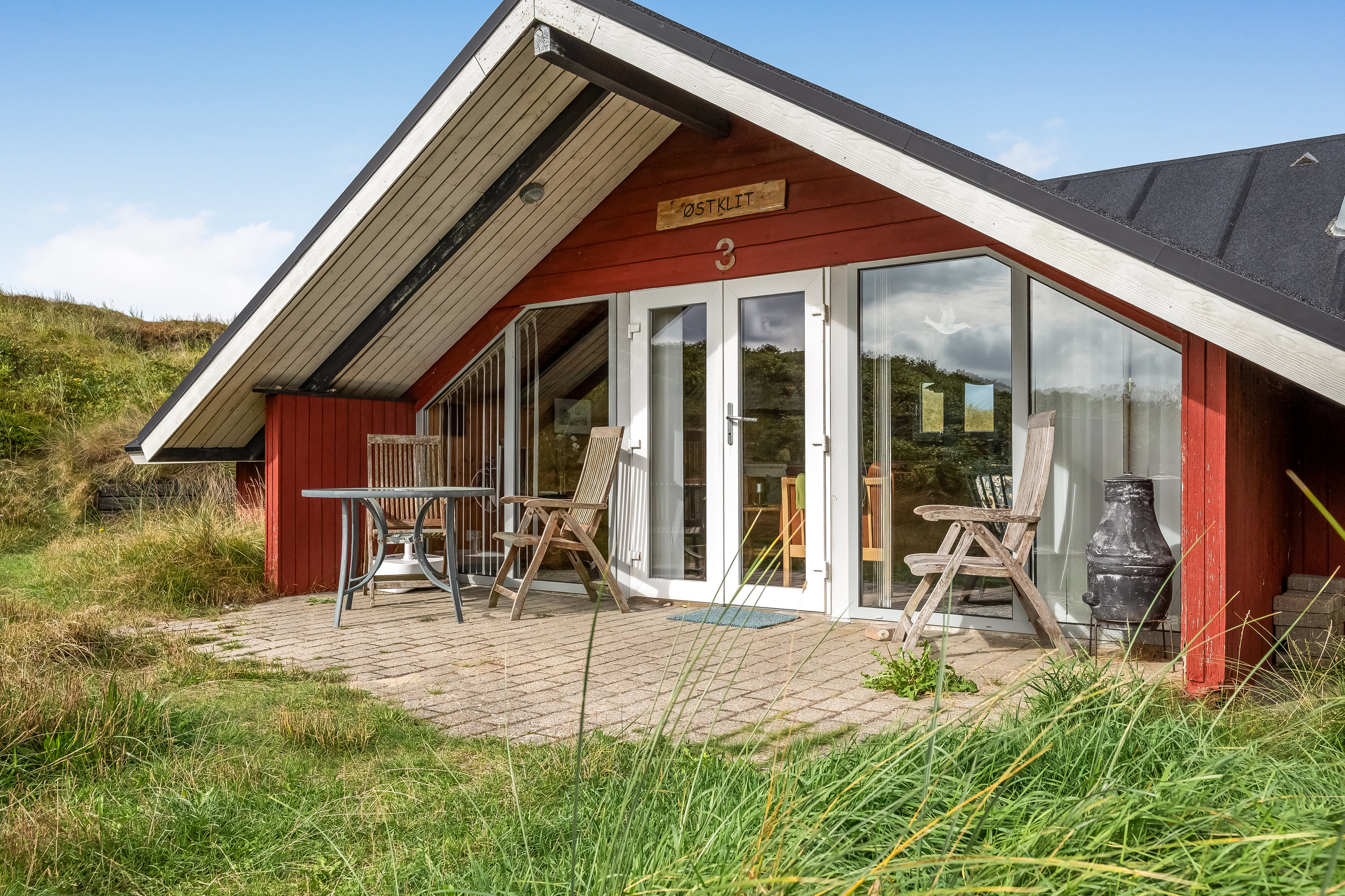 Fremhævet terrasse billede i fuldskærmstilstand. Billede af Søholmvej 3, Aargab, 6960 Hvide Sande