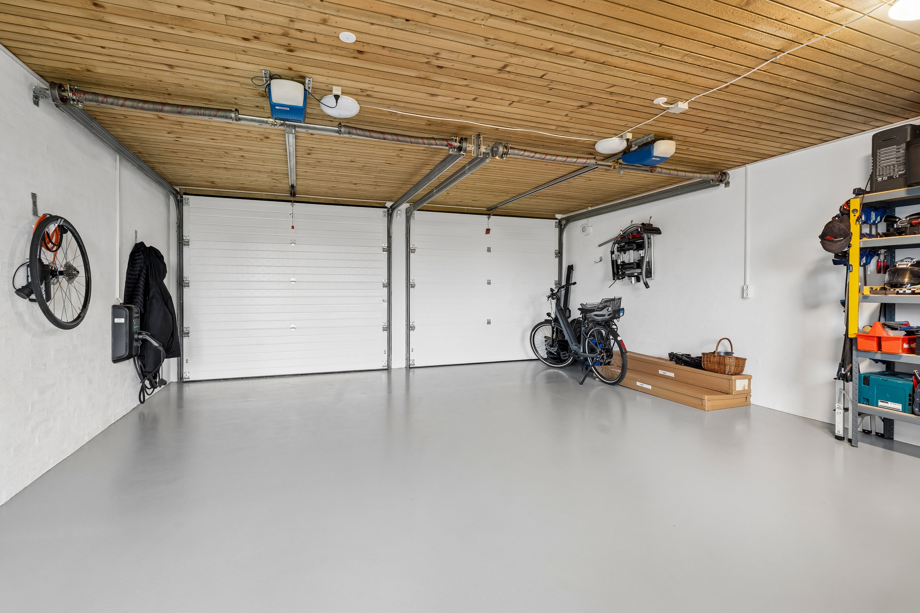 Fremhævet garage billede i fuldskærmstilstand. Billede af Egernvej 18, 8722 Hedensted