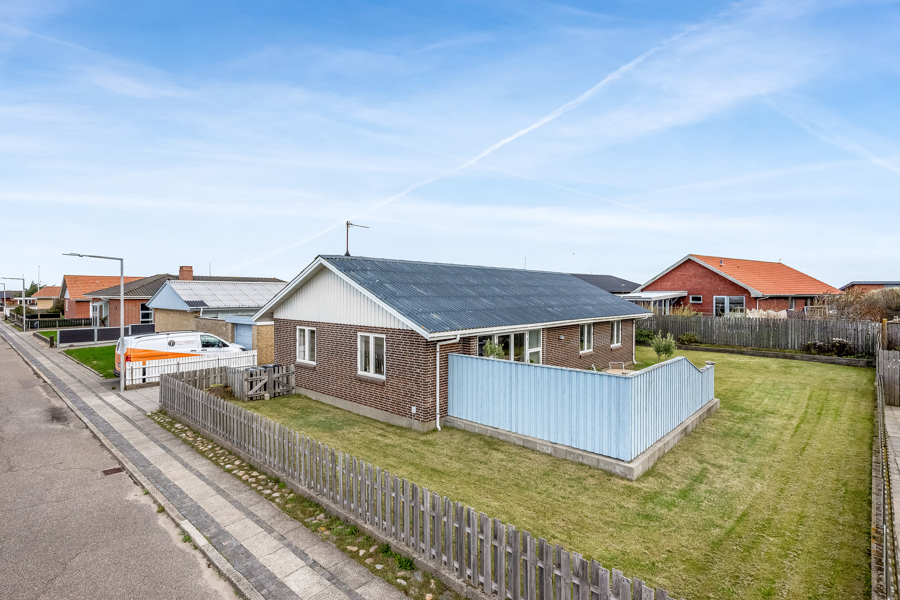 Fremhævet ejendommen billede i fuldskærmstilstand. Billede af Baunevej 9, 6960 Hvide Sande