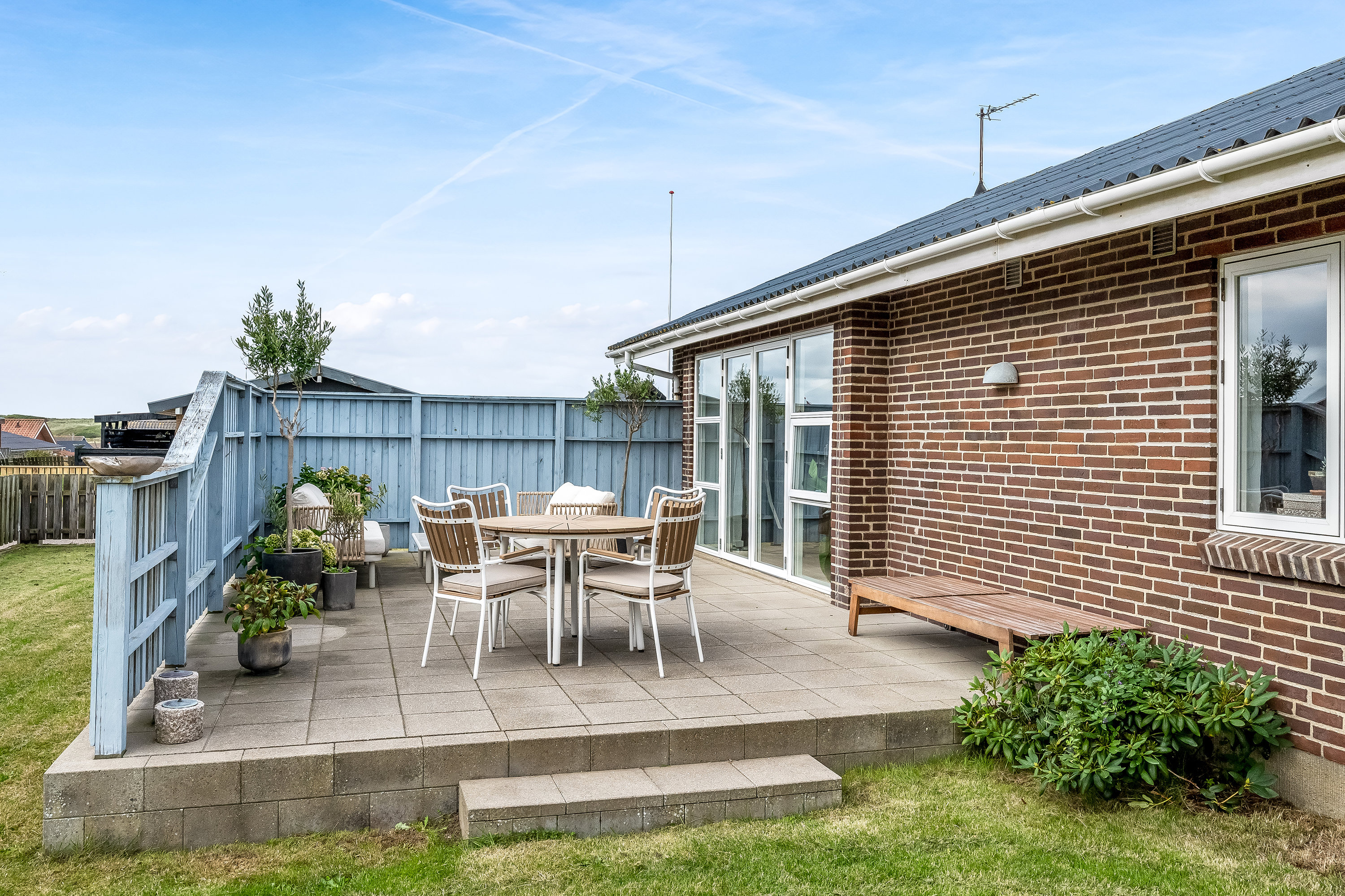 Fremhævet terrasse billede i fuldskærmstilstand. Billede af Baunevej 9, 6960 Hvide Sande