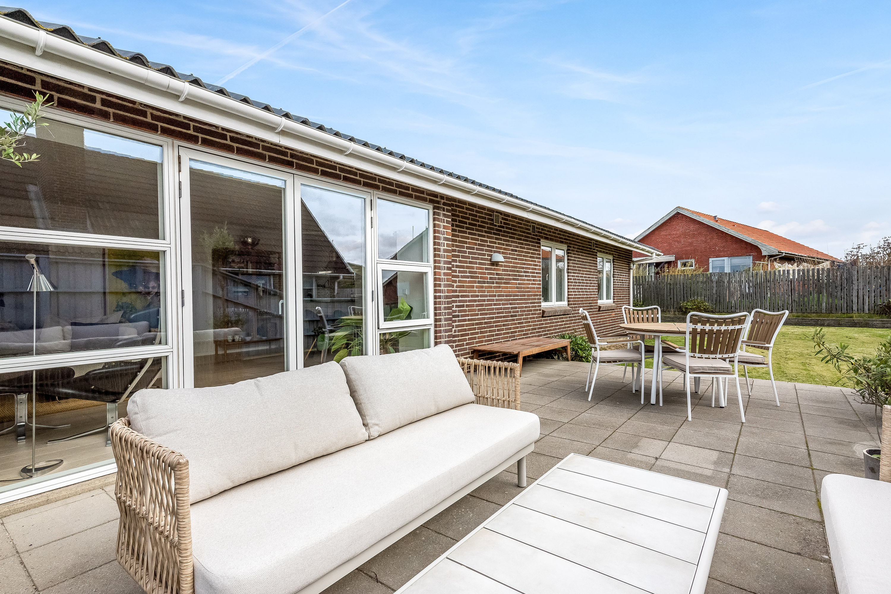 Fremhævet terrasse billede i fuldskærmstilstand. Billede af Baunevej 9, 6960 Hvide Sande