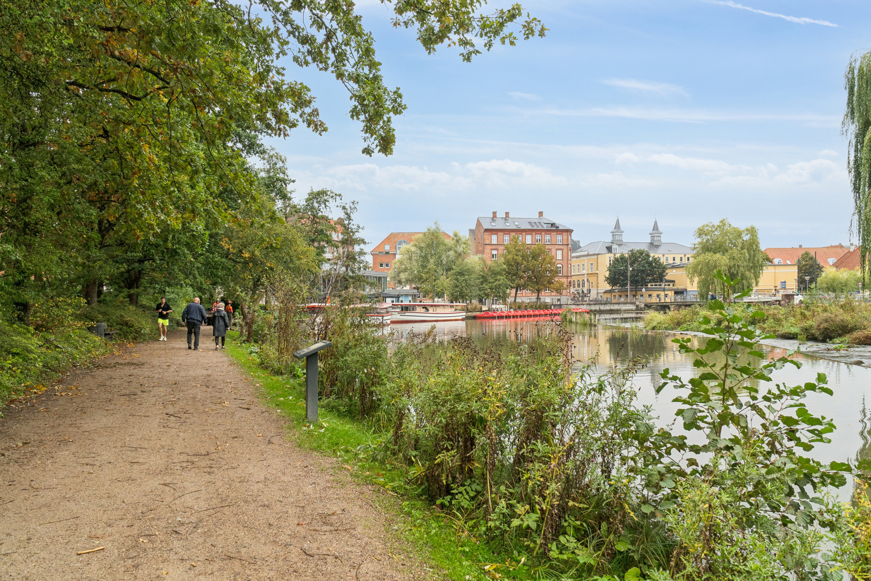 Fremhævet udendørs billede i fuldskærmstilstand. Billede af Filosofgangen 92, 5000 Odense C