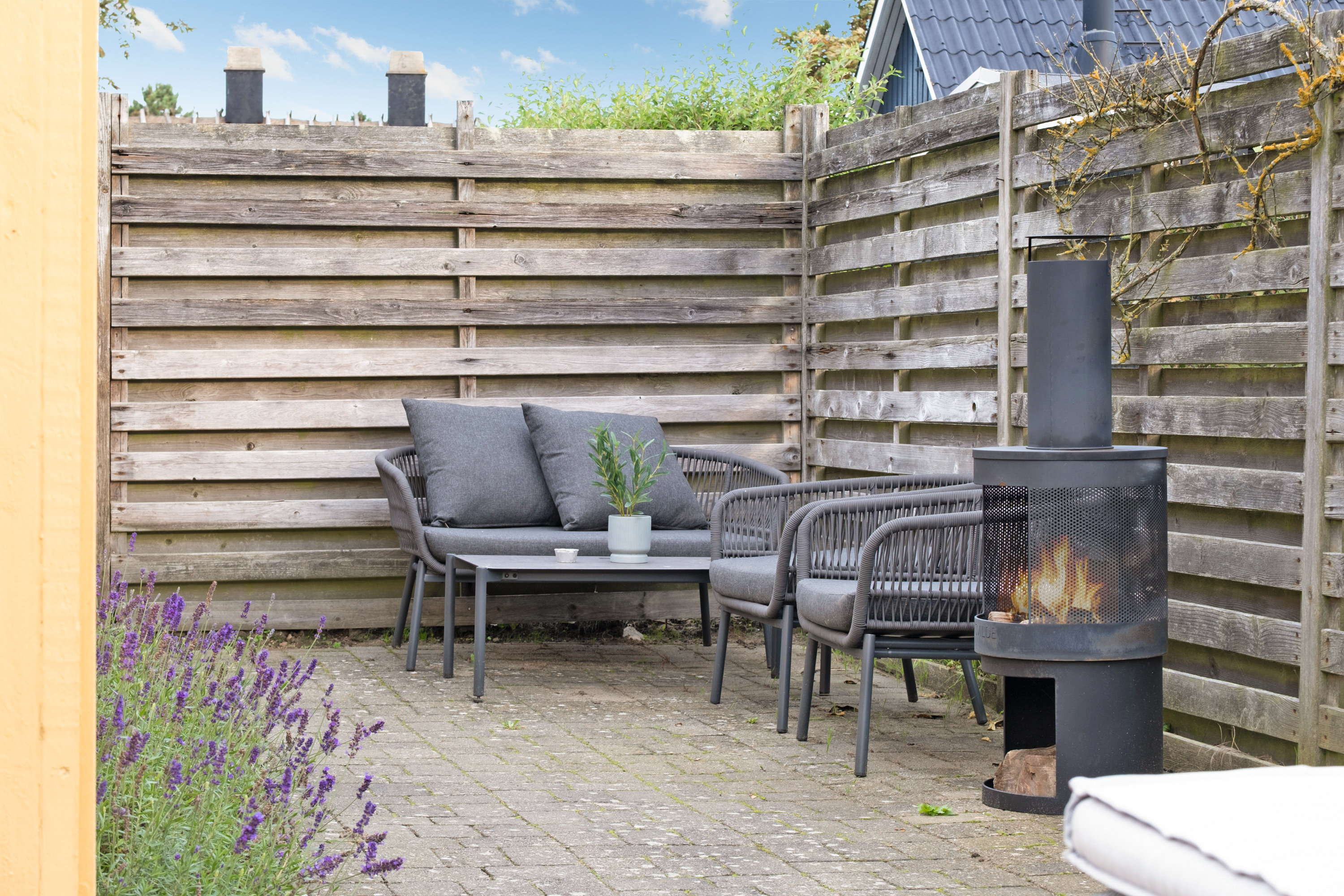 Fremhævet terrasse billede i fuldskærmstilstand. Billede af Svalevej 6, Nordenhuse, 5800 Nyborg