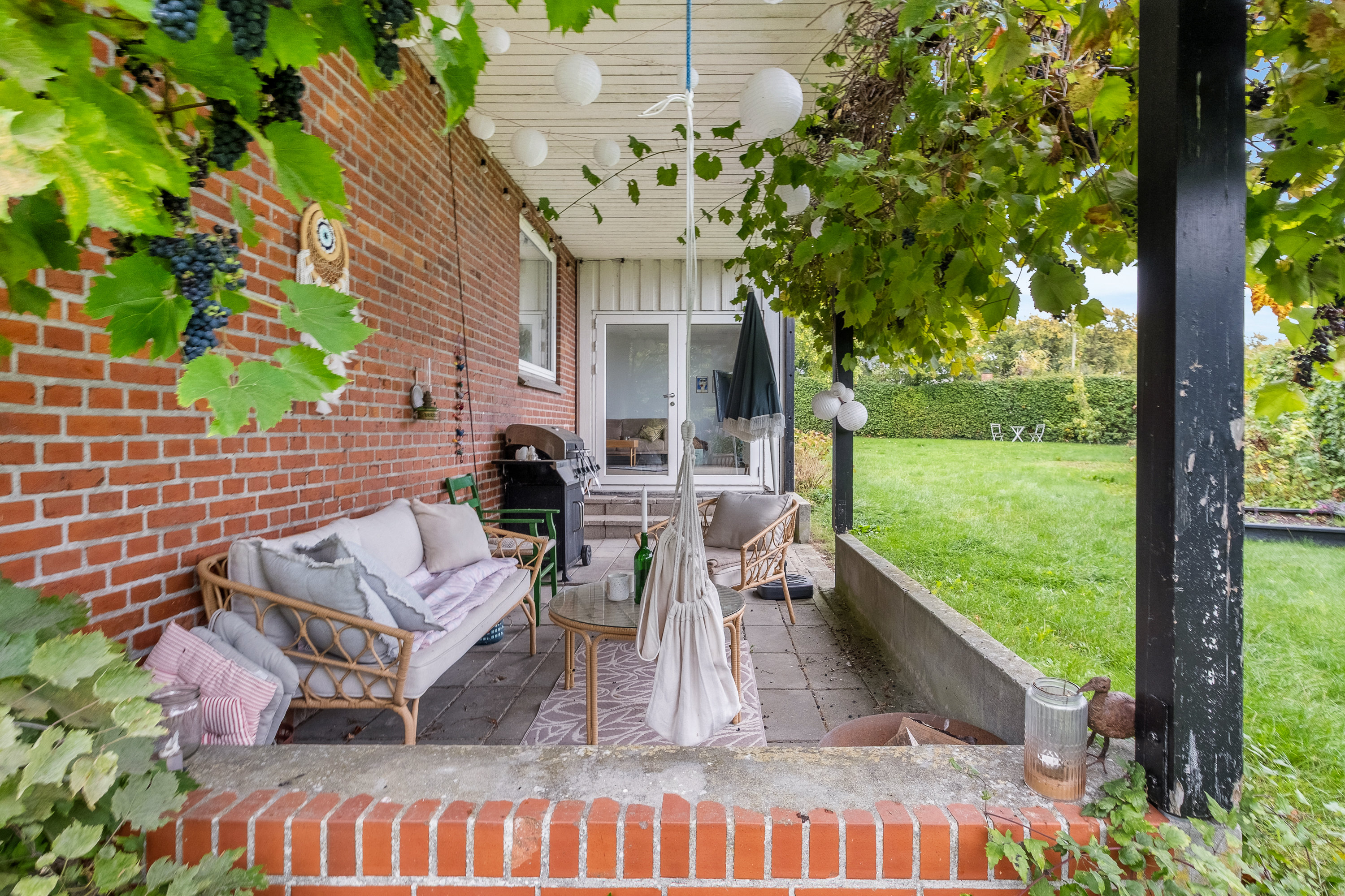 Fremhævet overdækket terrasse billede i fuldskærmstilstand. Billede af Engvangen 25, 8520 Lystrup
