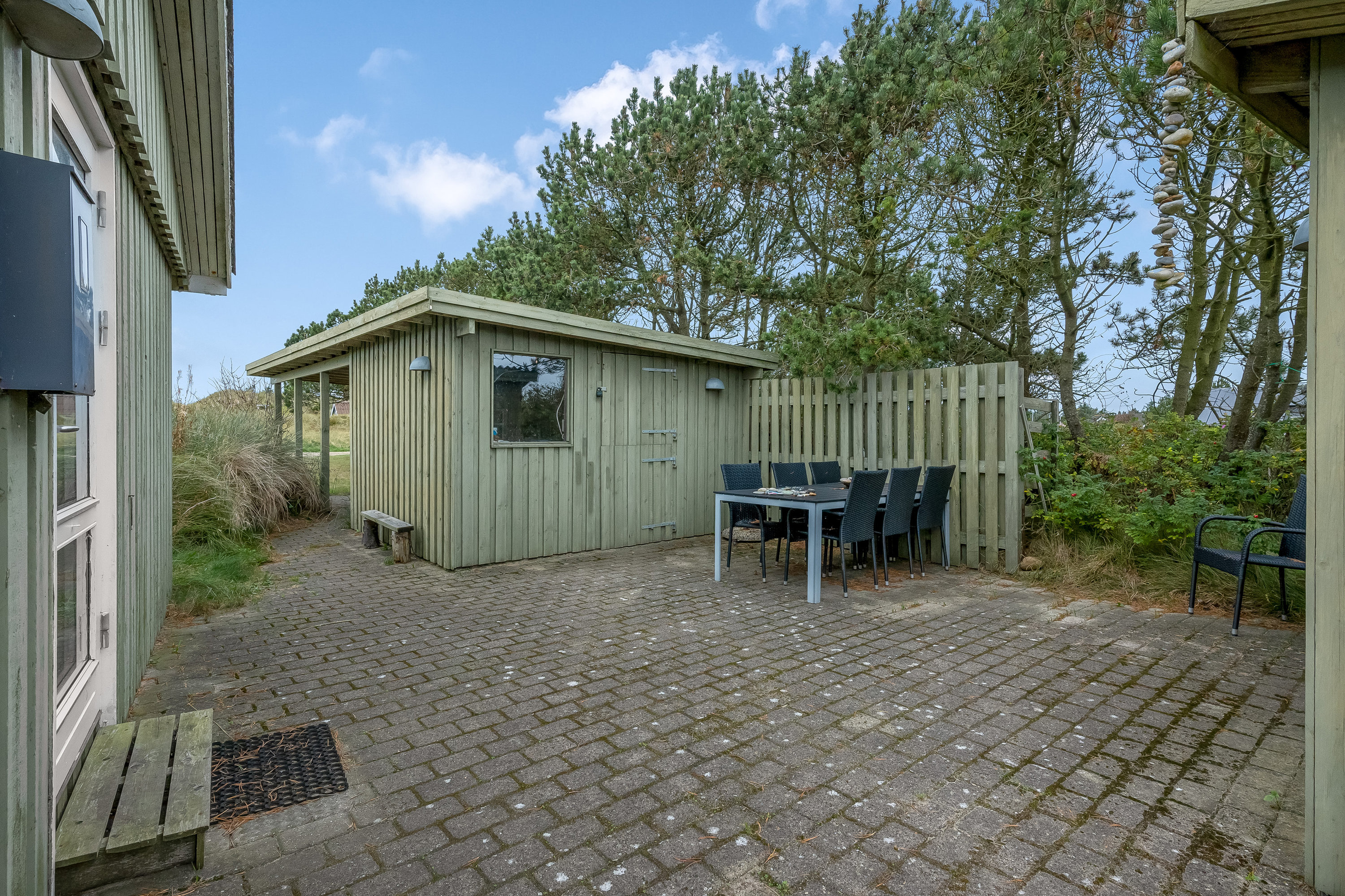 Fremhævet terrasse billede i fuldskærmstilstand. Billede af Vestklitvej 20, Klegod, 6950 Ringkøbing