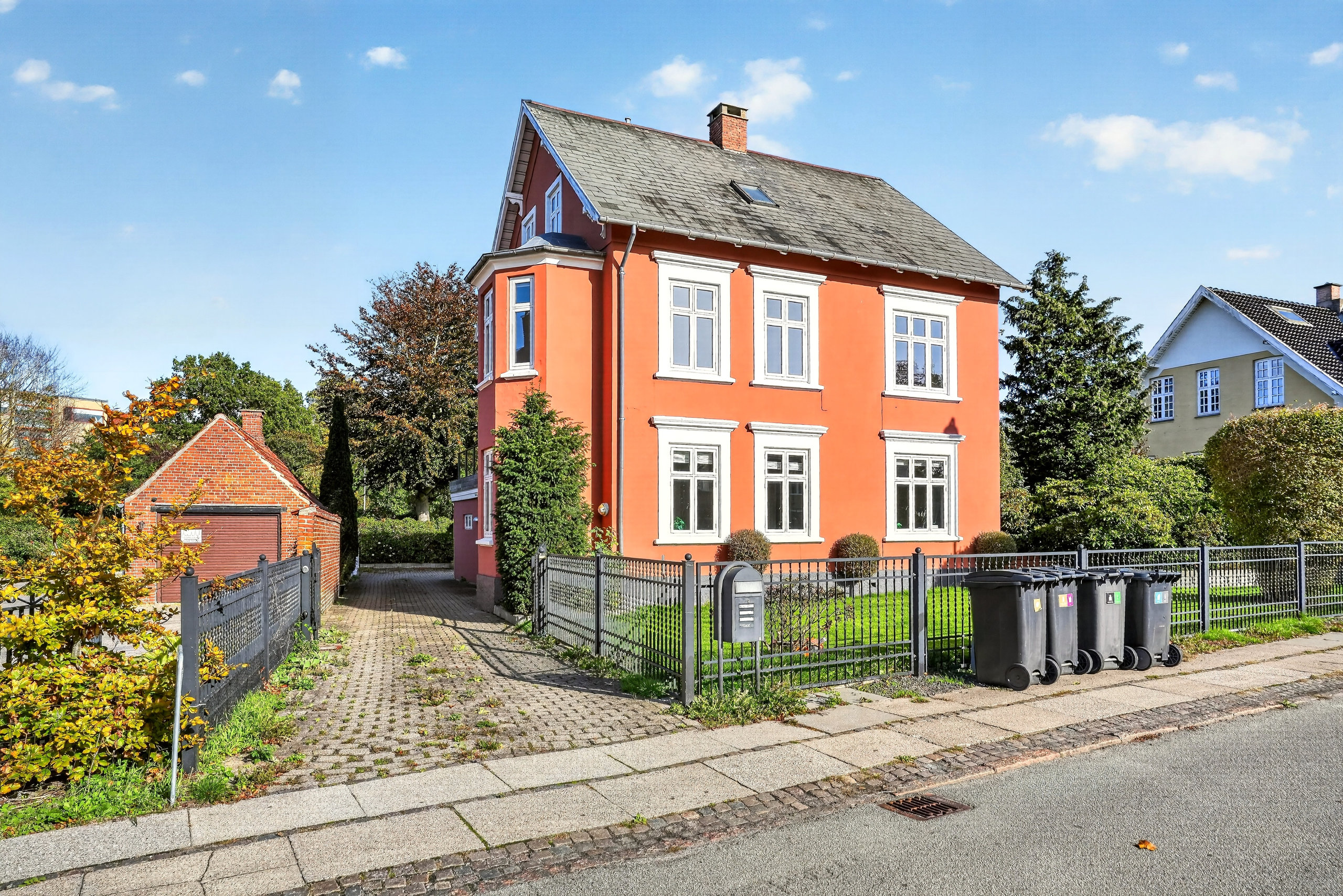 Miniaturebillede 1: ejendommen. Billede af Københavnsvej 37, 3400 Hillerød