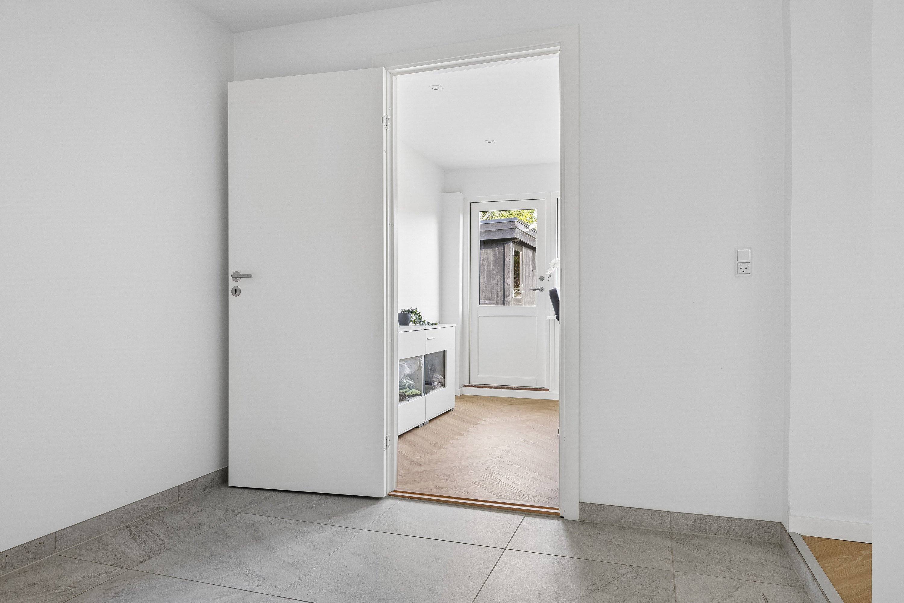 Fremhævet entré billede i fuldskærmstilstand. Billede af Boikenvænget 19, Søhus, 5270 Odense N
