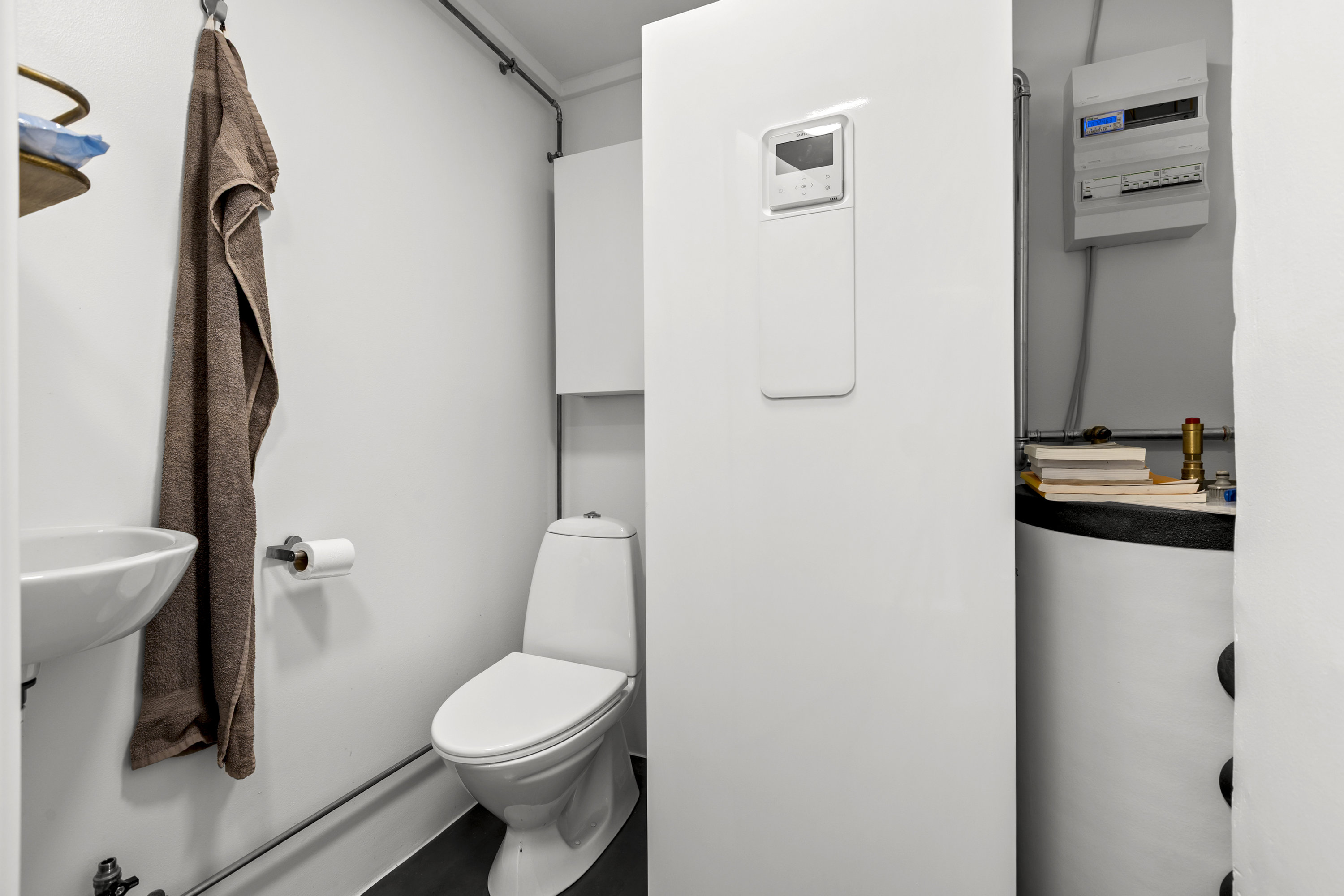 Fremhævet toilet billede i fuldskærmstilstand. Billede af Sønderås 58A, 4200 Slagelse