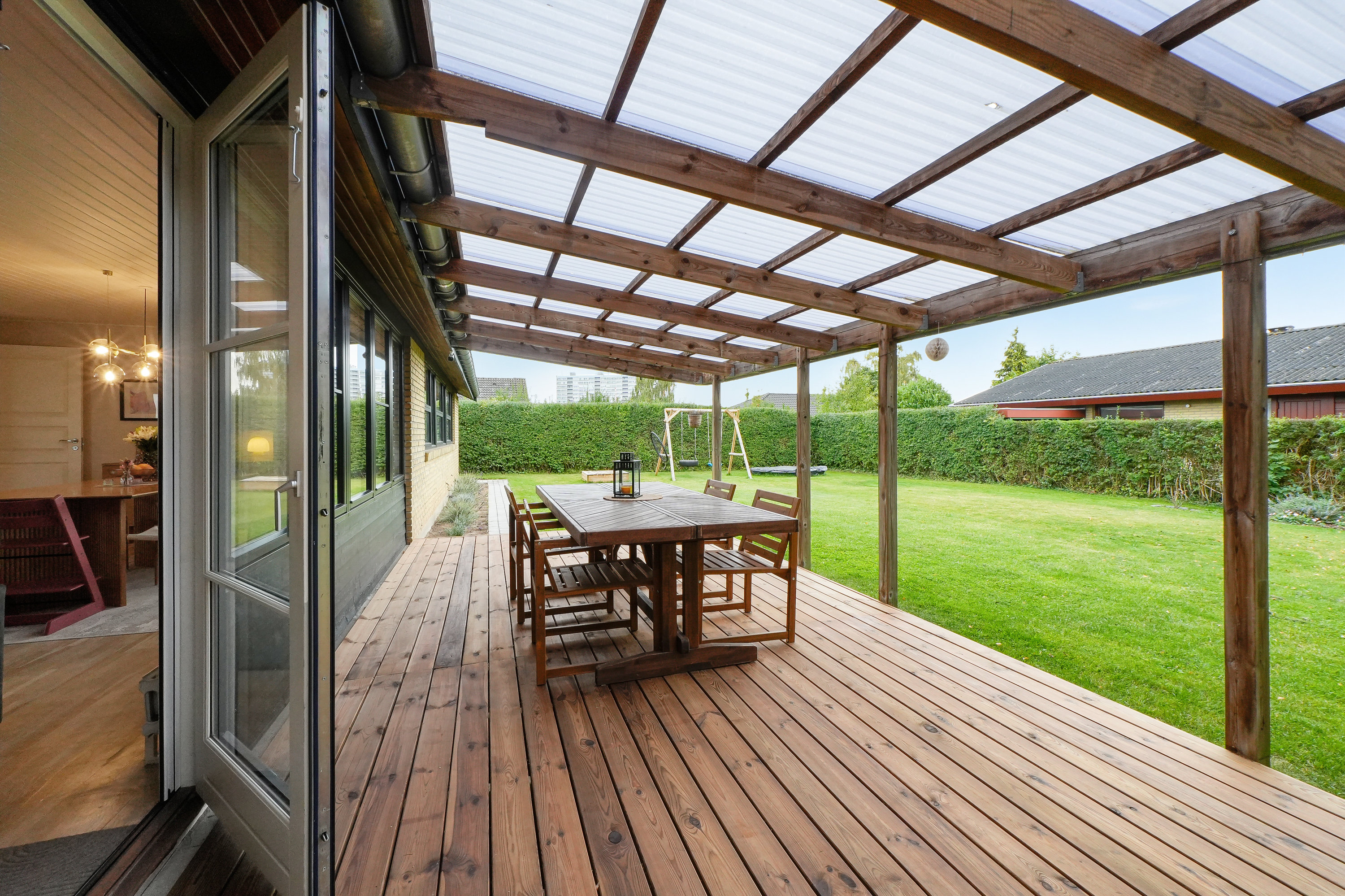 Fremhævet terrasse billede i fuldskærmstilstand. Billede af Høstbuen 37, 2750 Ballerup