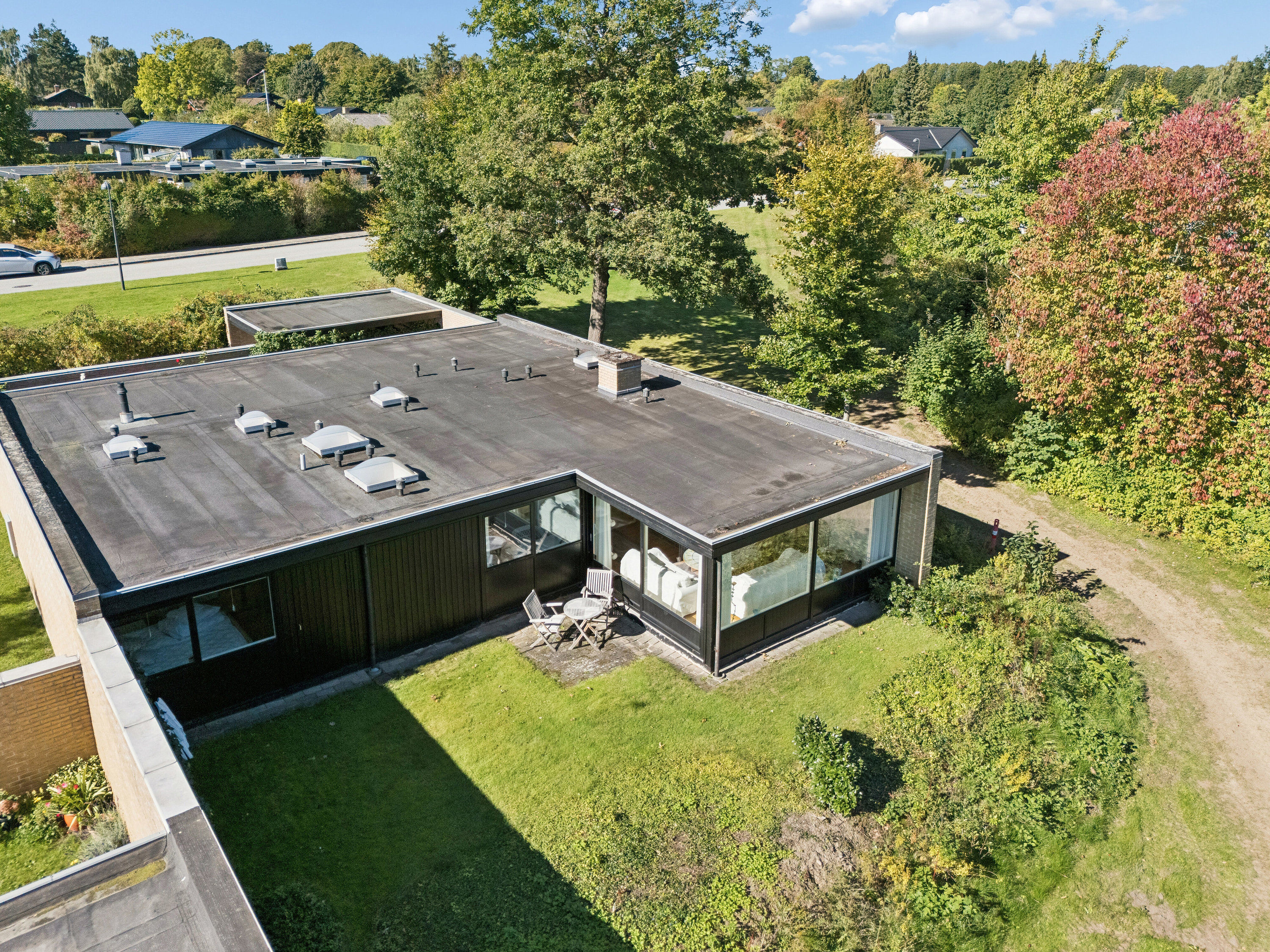 Fremhævet set fra haven billede i fuldskærmstilstand. Billede af Kikhanebakken 71, Gl Holte, 2840 Holte