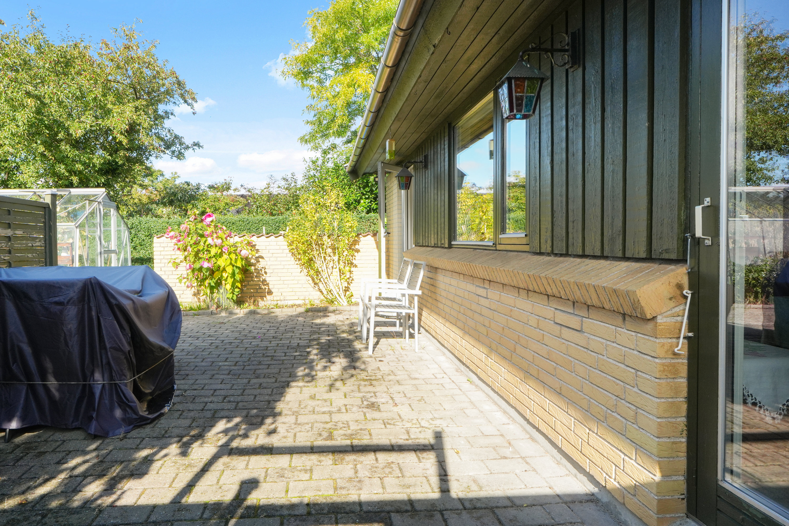 Fremhævet terrasse billede i fuldskærmstilstand. Billede af Møllemosen 53, 2760 Måløv