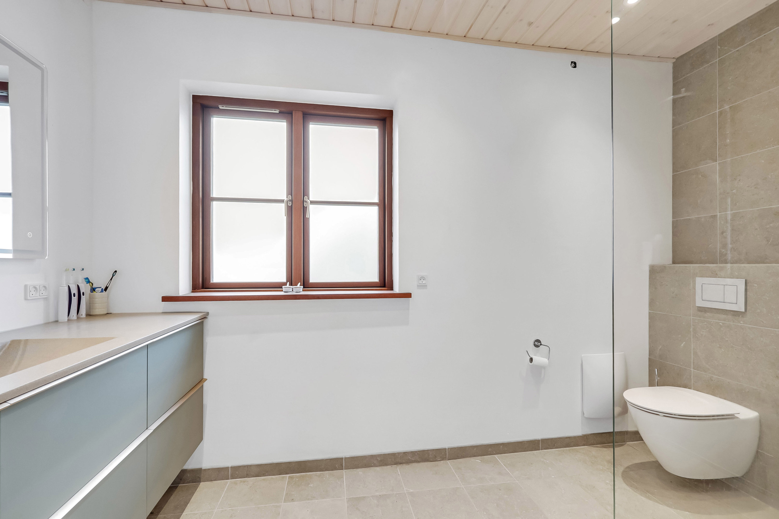 Fremhævet toilet billede i fuldskærmstilstand. Billede af Kobberbæksvej 81, 5700 Svendborg