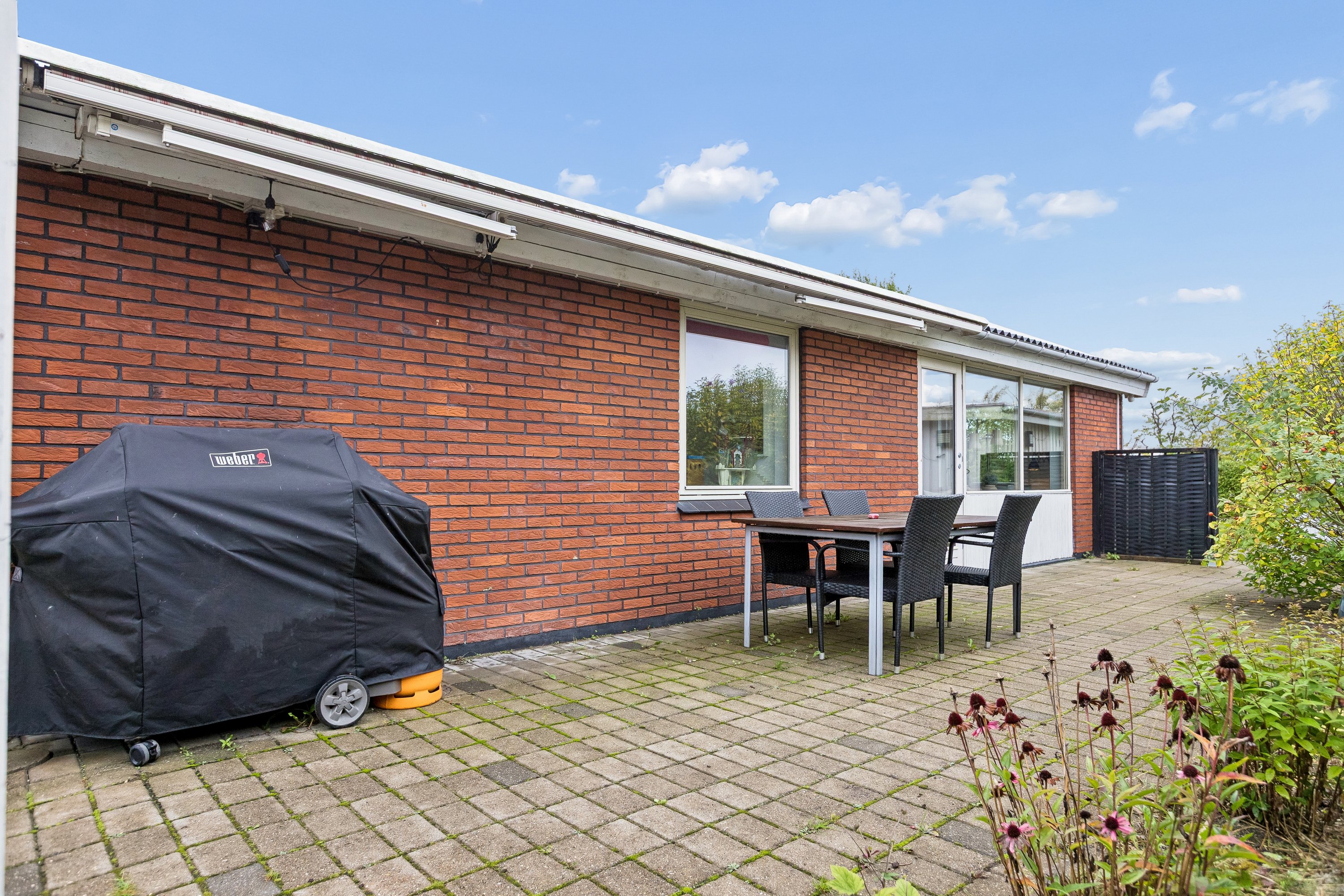 Fremhævet terrasse billede i fuldskærmstilstand. Billede af Hjallerup Alle 52, 2770 Kastrup