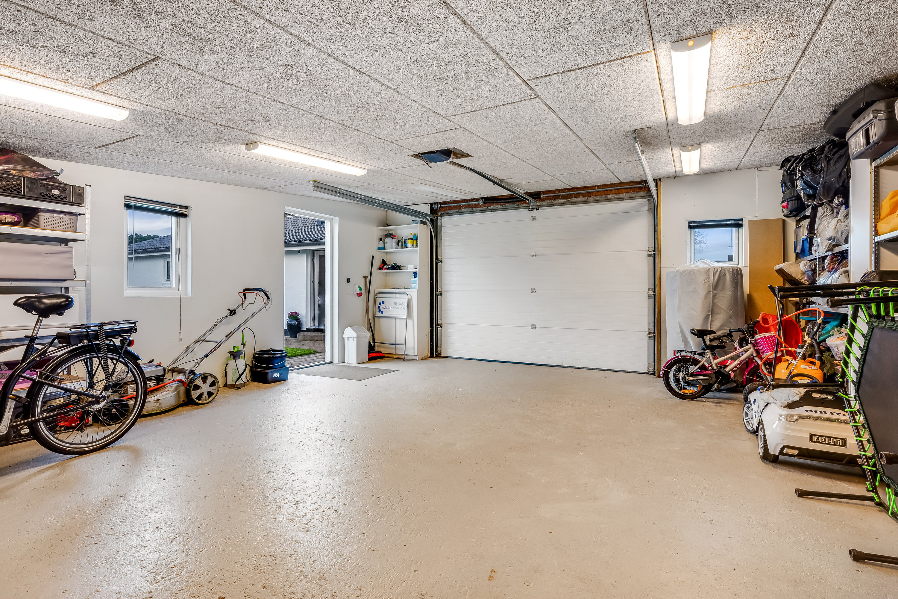 Fremhævet garage billede i fuldskærmstilstand. Billede af Thorsvej 2, 7500 Holstebro
