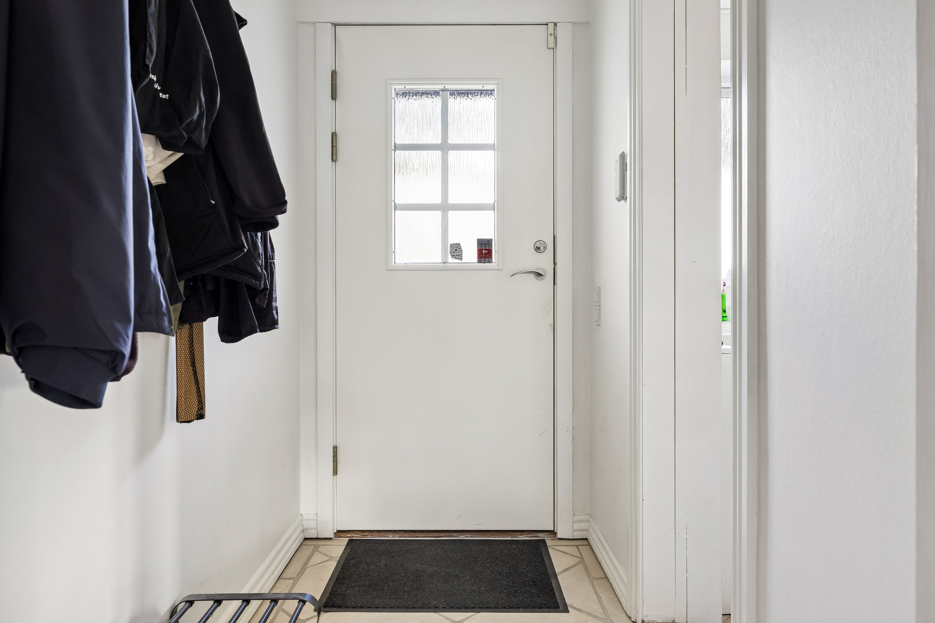 Fremhævet entré billede i fuldskærmstilstand. Billede af Svalevænget 5, Snestrup, 5210 Odense NV