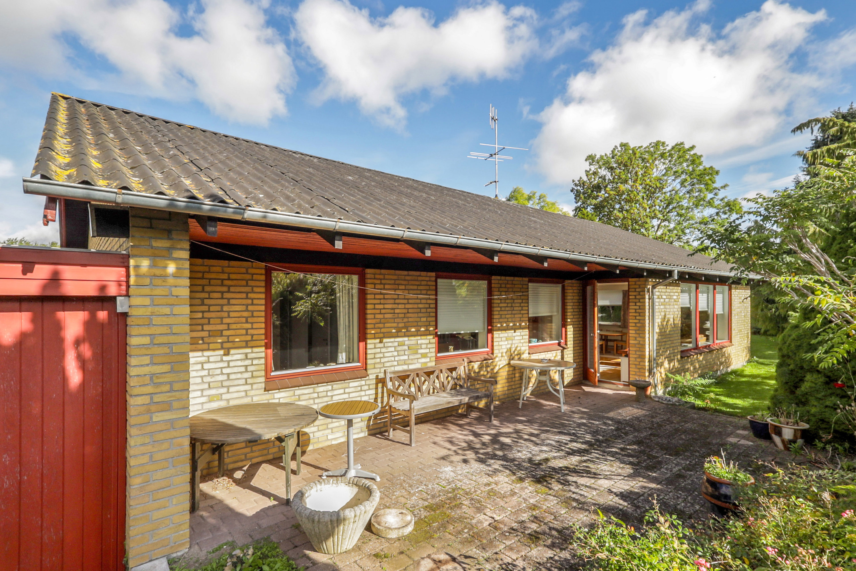 Miniaturebillede 1: terrasse. Billede af Porthusvej 48B, 5700 Svendborg