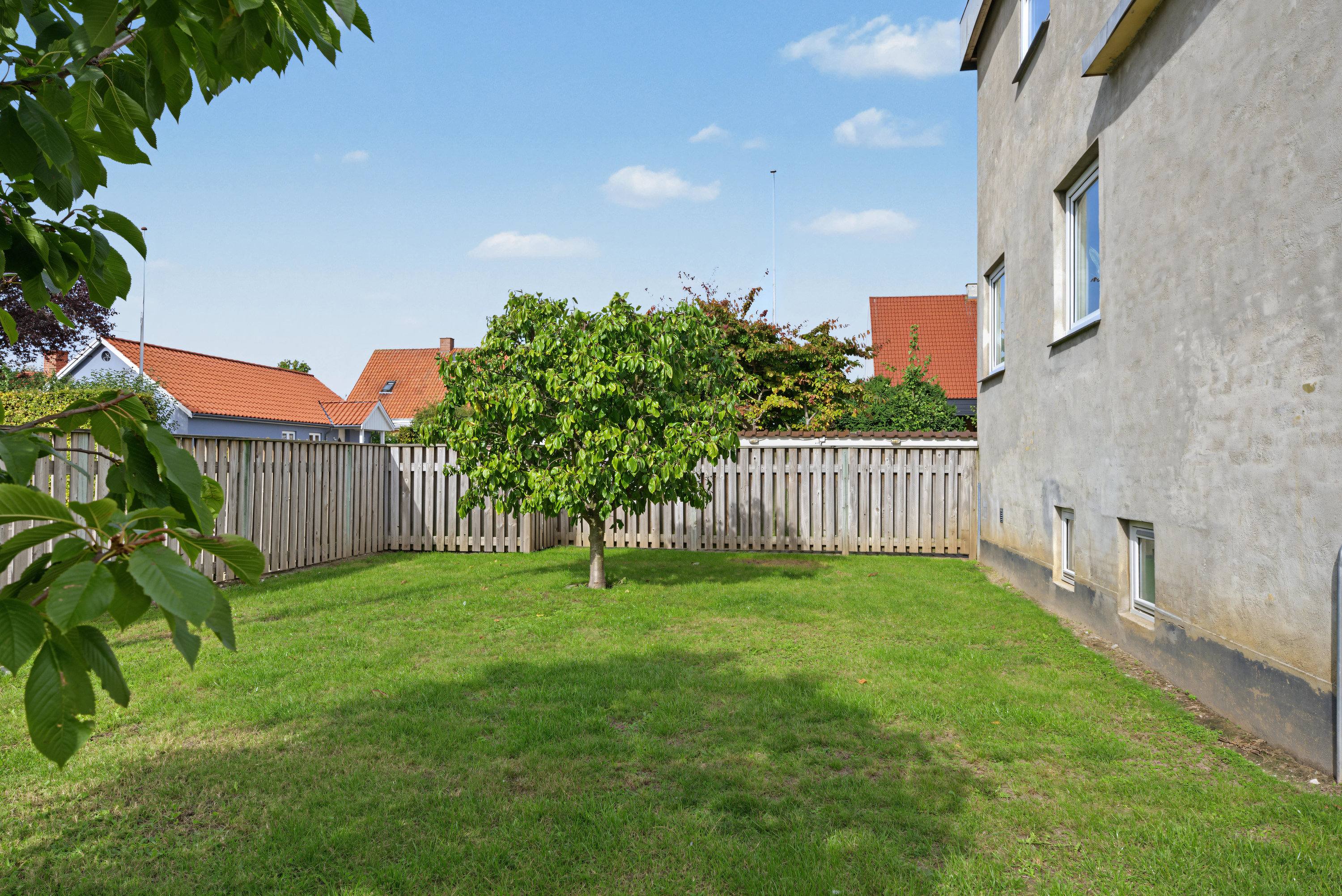 Fremhævet have billede i fuldskærmstilstand. Billede af Fuglsangvej 9, Sundby, 4800 Nykøbing F
