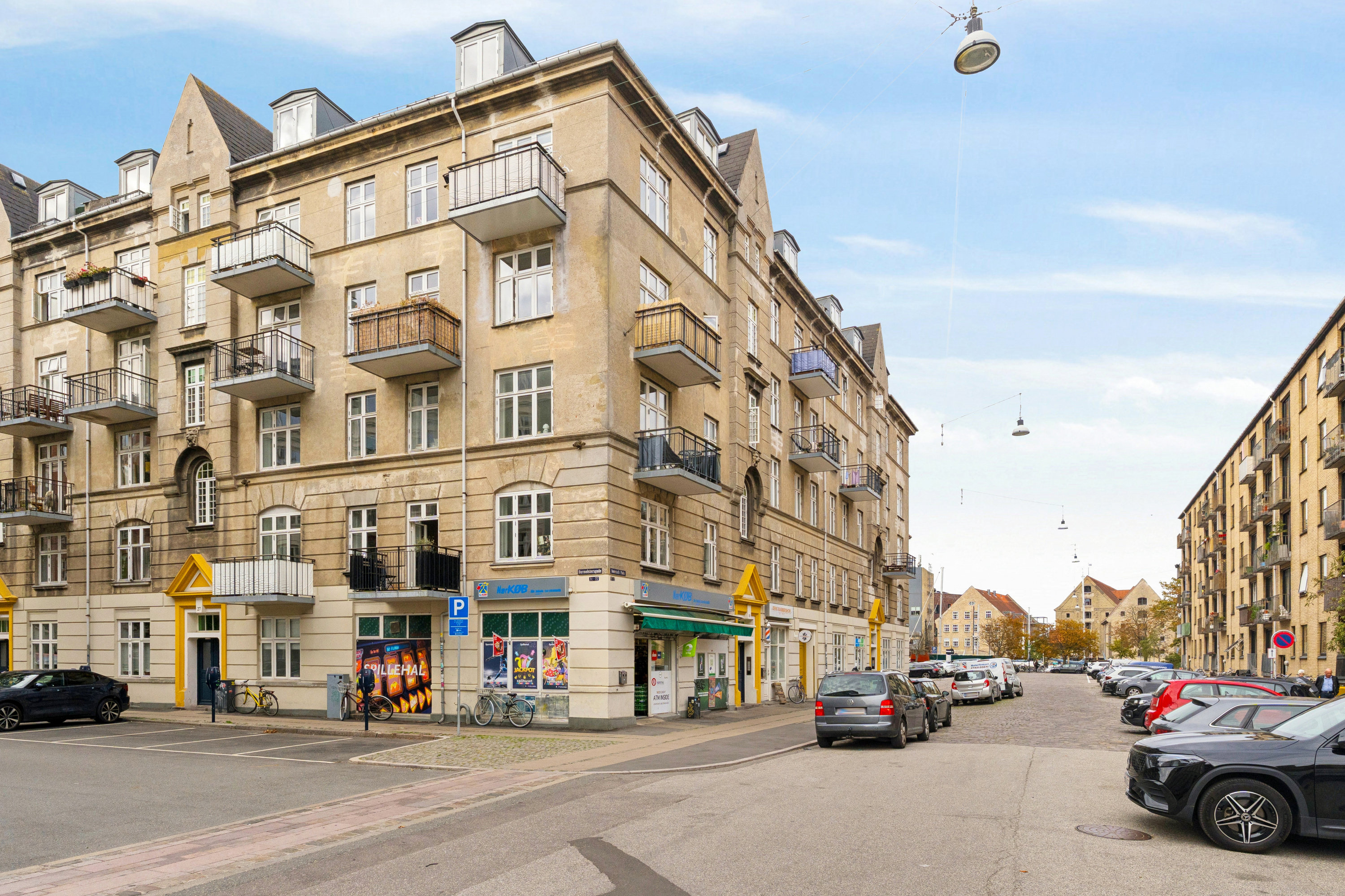 Fremhævet andet billede i fuldskærmstilstand. Billede af Bodenhoffs Plads 10, 1. tv., 1430 København K