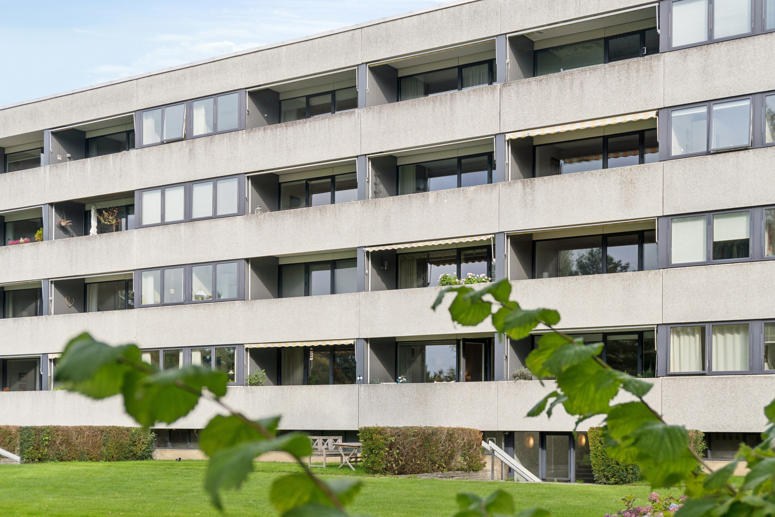 Fremhævet facade billede i fuldskærmstilstand. Billede af Hørsholm Park 14, 1. th., 2970 Hørsholm