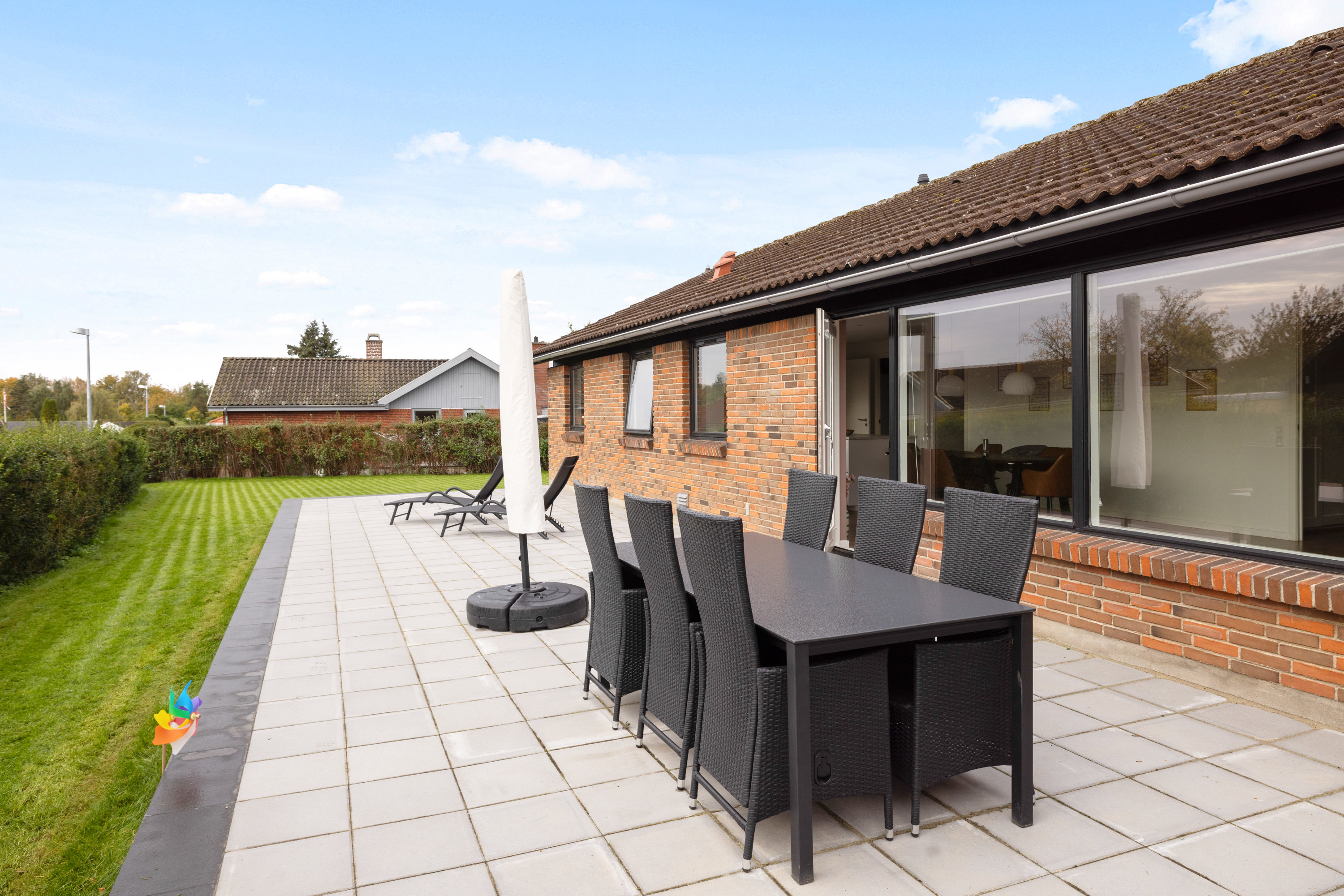 Miniaturebillede 1: terrasse. Billede af Sommerbuen 51, 2750 Ballerup