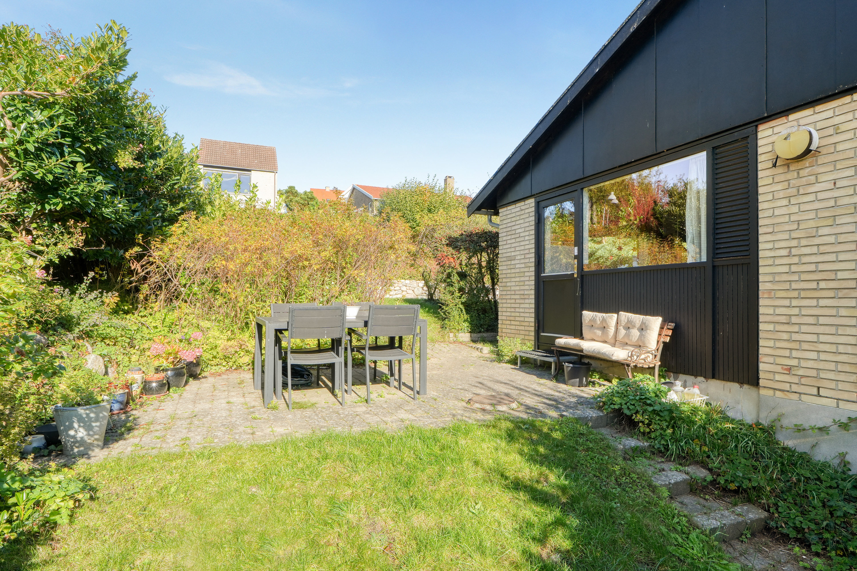 Fremhævet terrasse billede i fuldskærmstilstand. Billede af Udsigtsbakken 36, 3460 Birkerød