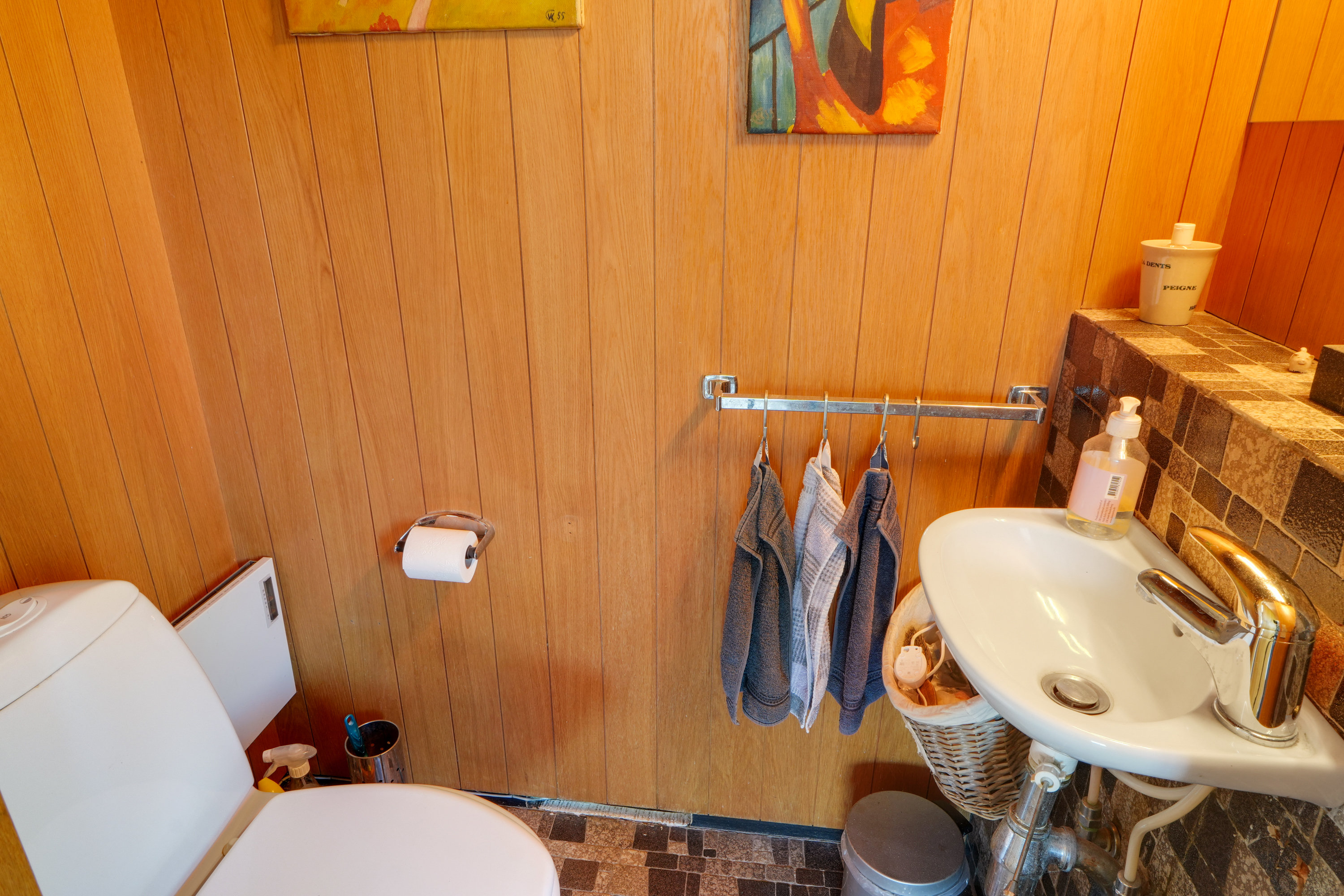 Fremhævet toilet billede i fuldskærmstilstand. Billede af Udsigtsbakken 36, 3460 Birkerød