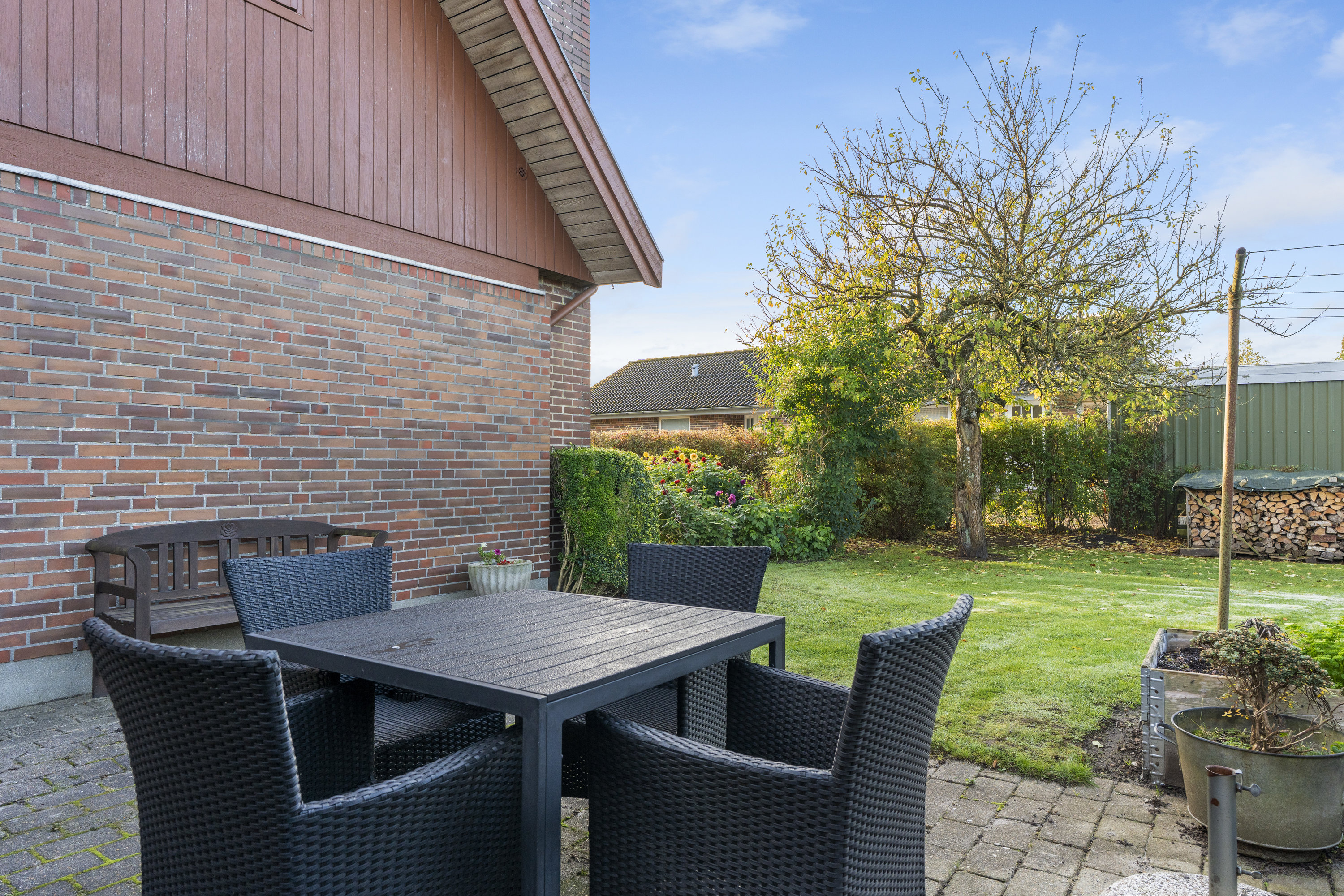 Fremhævet terrasse billede i fuldskærmstilstand. Billede af Randbølvej 20, 7184 Vandel