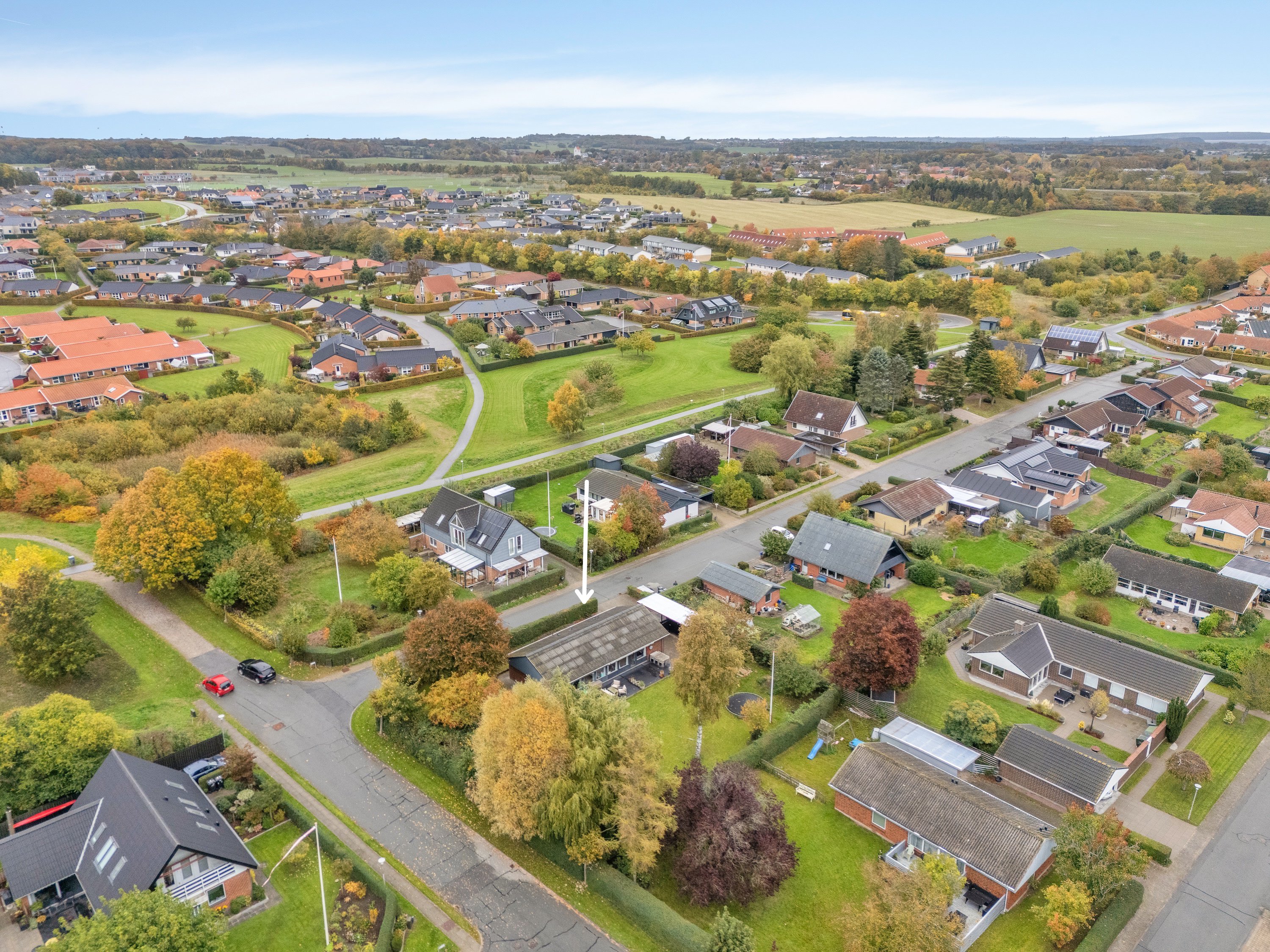 Fremhævet luftfoto billede i fuldskærmstilstand. Billede af Rugmarken 94, 8520 Lystrup