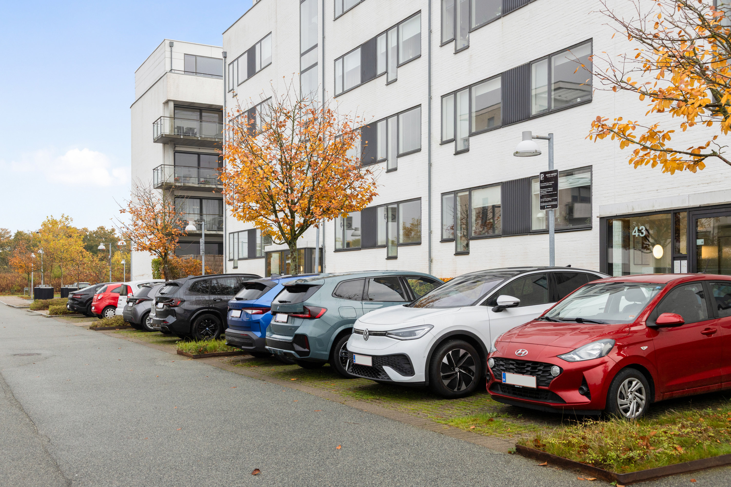 Fremhævet andet billede i fuldskærmstilstand. Billede af Søndergårds Allé 41, st. th., 2760 Måløv