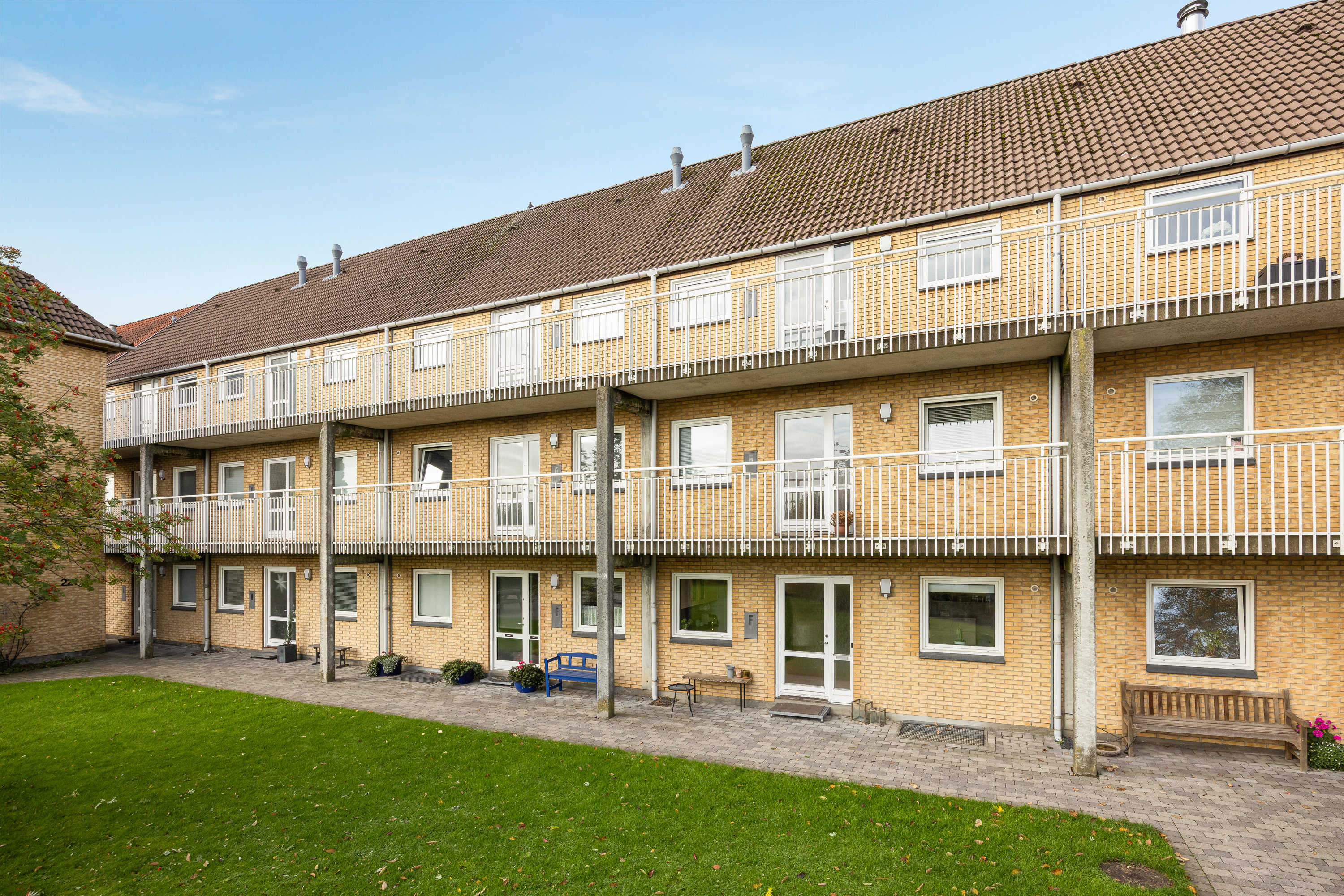 Fremhævet gårdmiljø billede i fuldskærmstilstand. Billede af Hvidovrevej 221E, st., 2650 Hvidovre