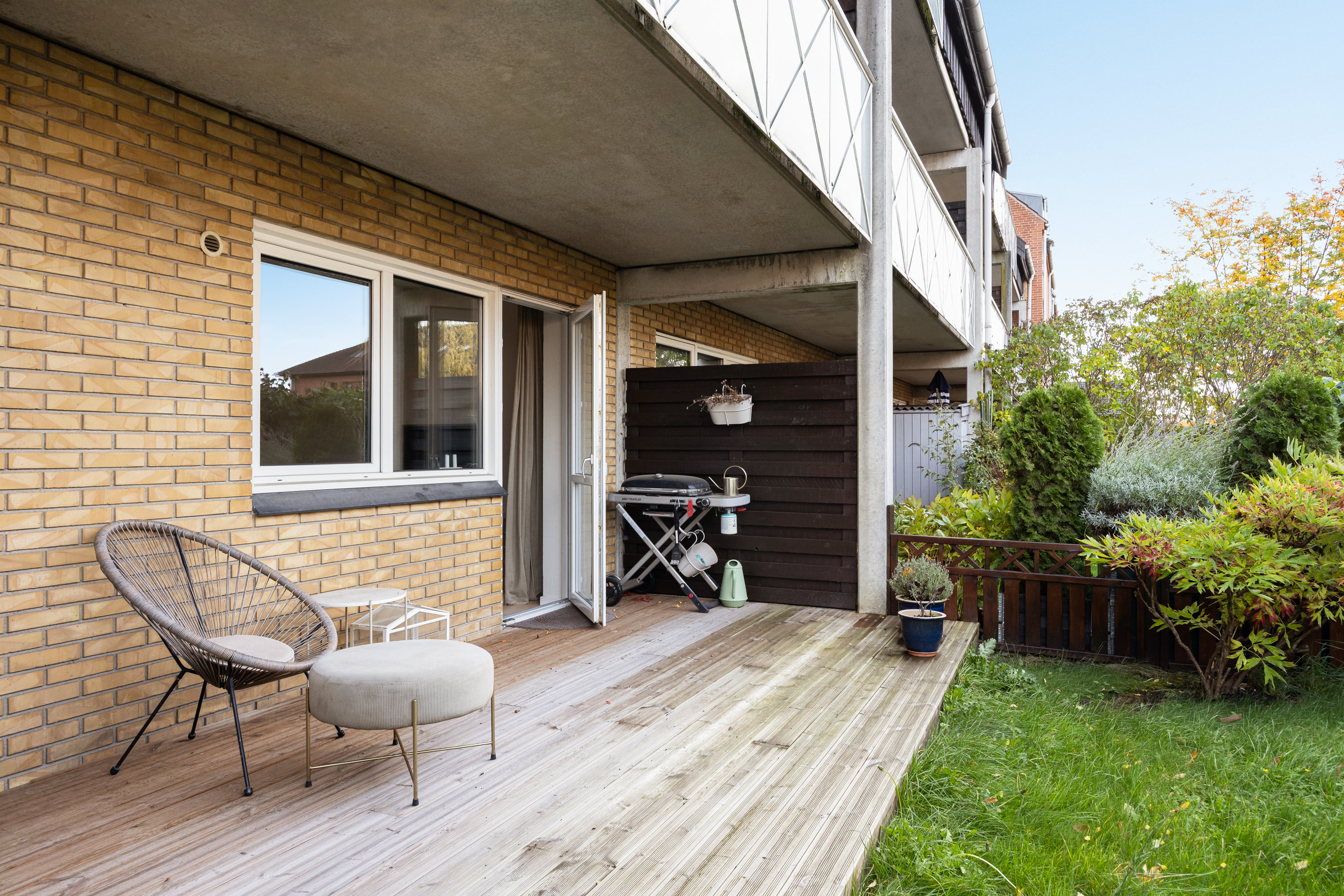 Miniaturebillede 2: overdækket terrasse. Billede af Hvidovrevej 221E, st., 2650 Hvidovre