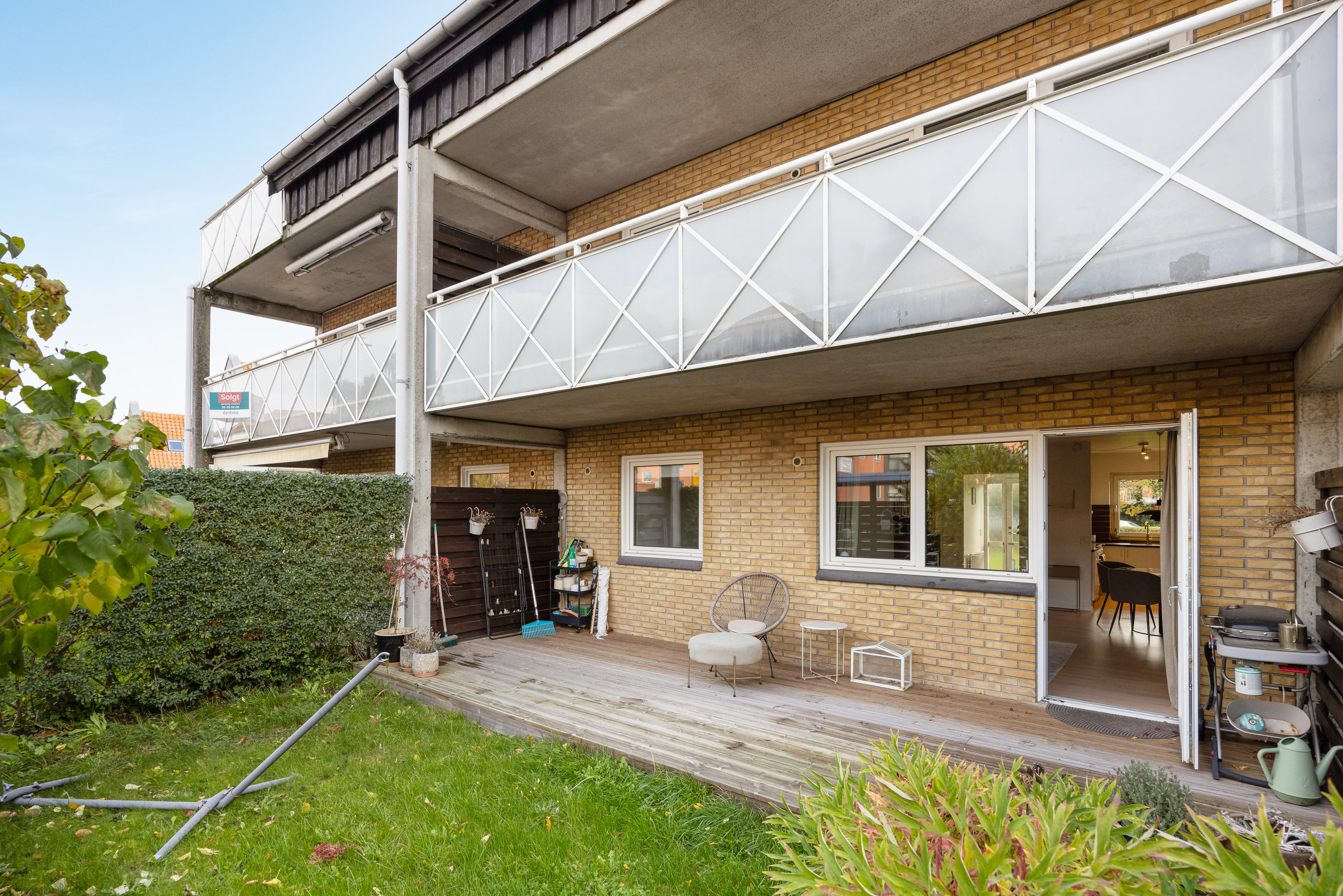 Miniaturebillede 1: overdækket terrasse. Billede af Hvidovrevej 221E, st., 2650 Hvidovre