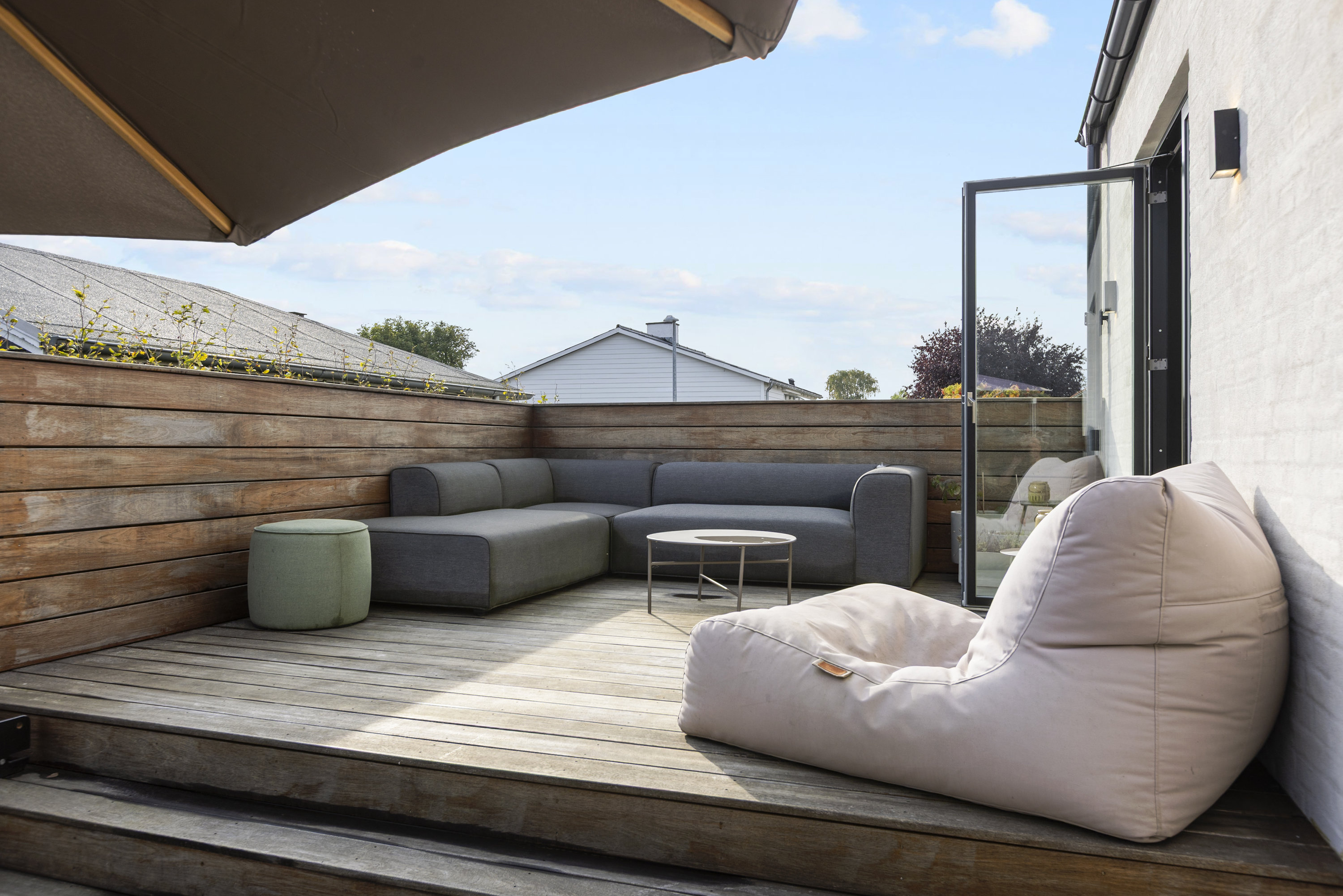 Fremhævet terrasse billede i fuldskærmstilstand. Billede af Astersvej 7, 4200 Slagelse